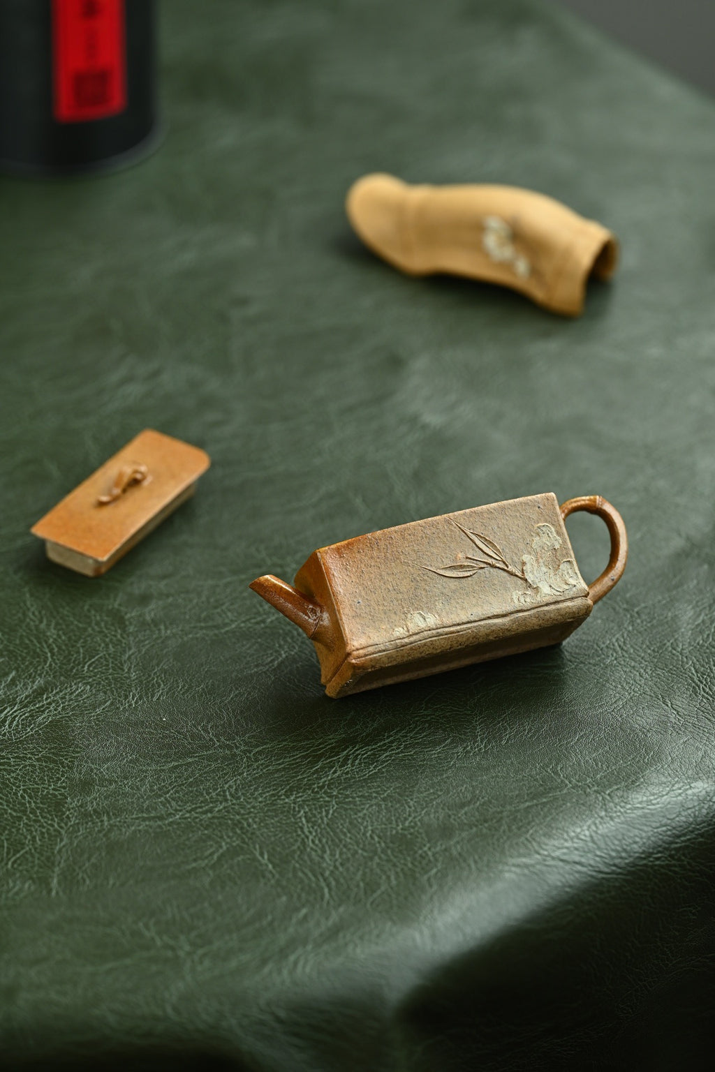 Ling Zhu    70cc   - Yixing Zisha Purple Clay Teapot