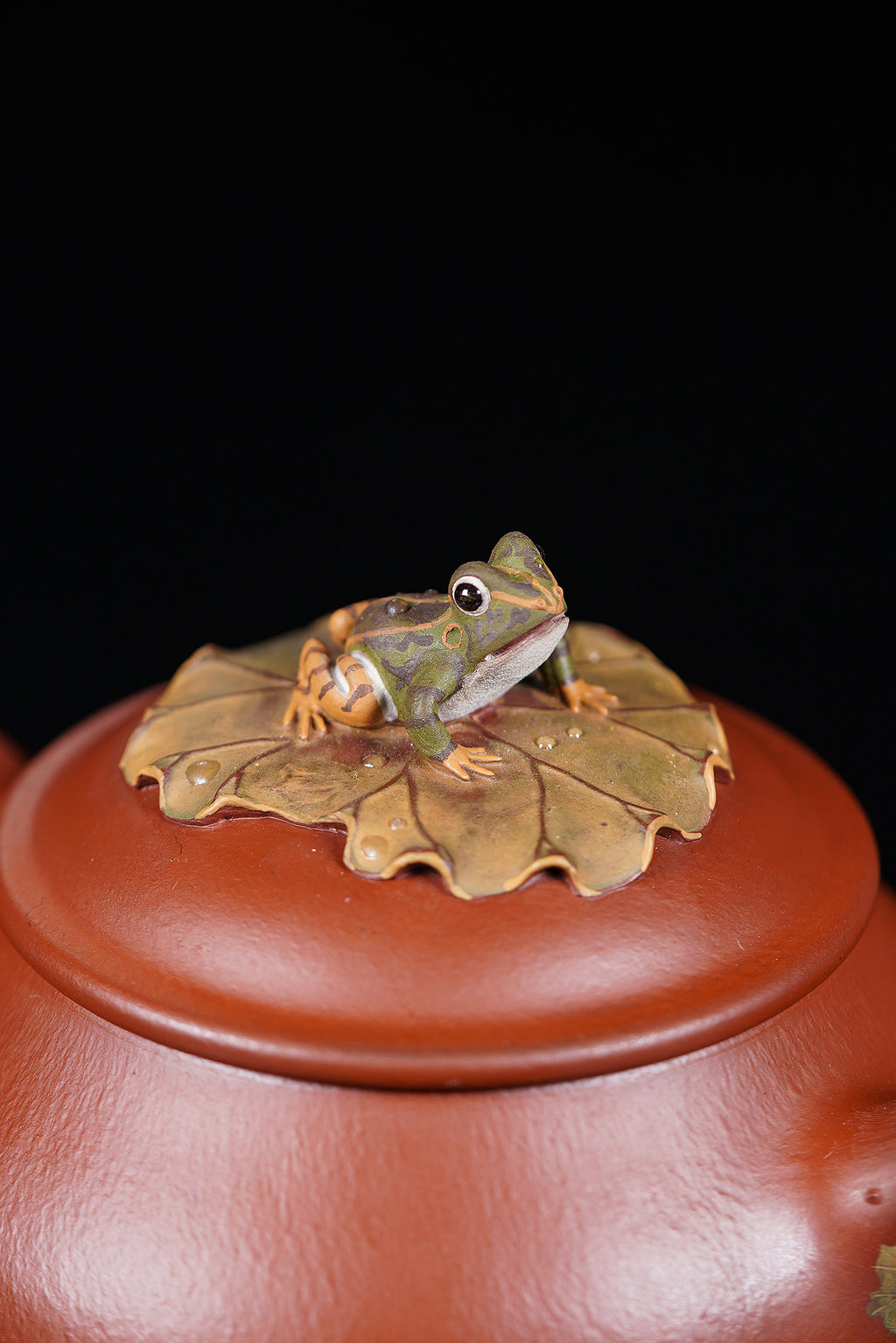 Lian Pan Ning Mou   120cc   - Yixing Zisha Purple Clay Teapot