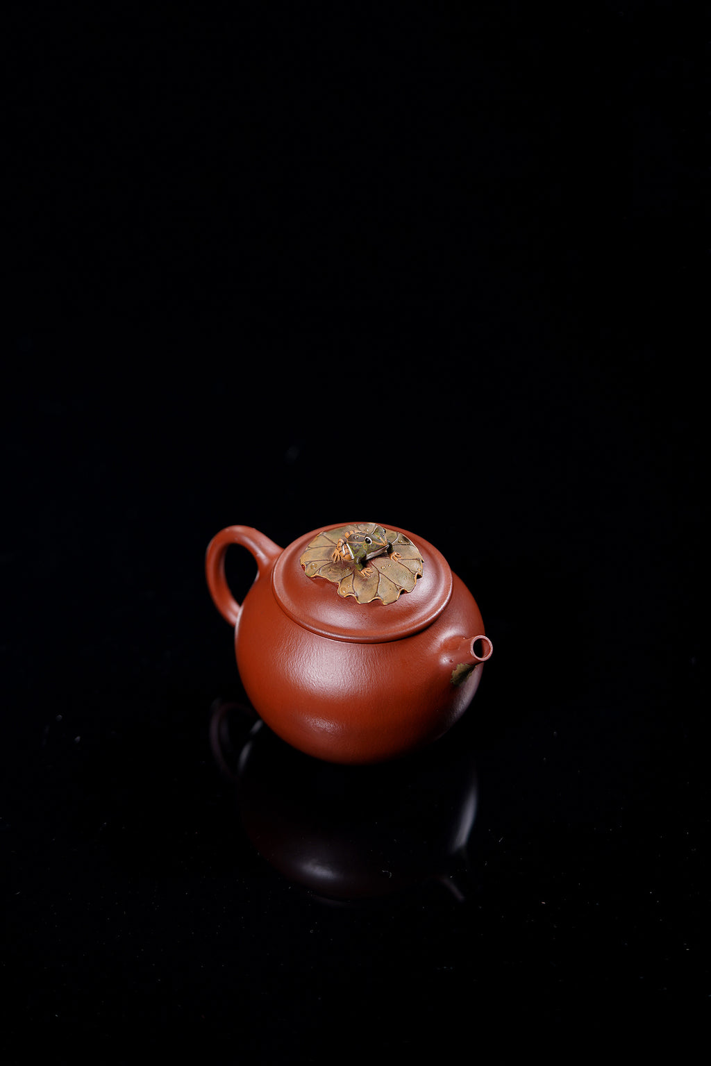 Lian Pan Ning Mou   120cc   - Yixing Zisha Purple Clay Teapot