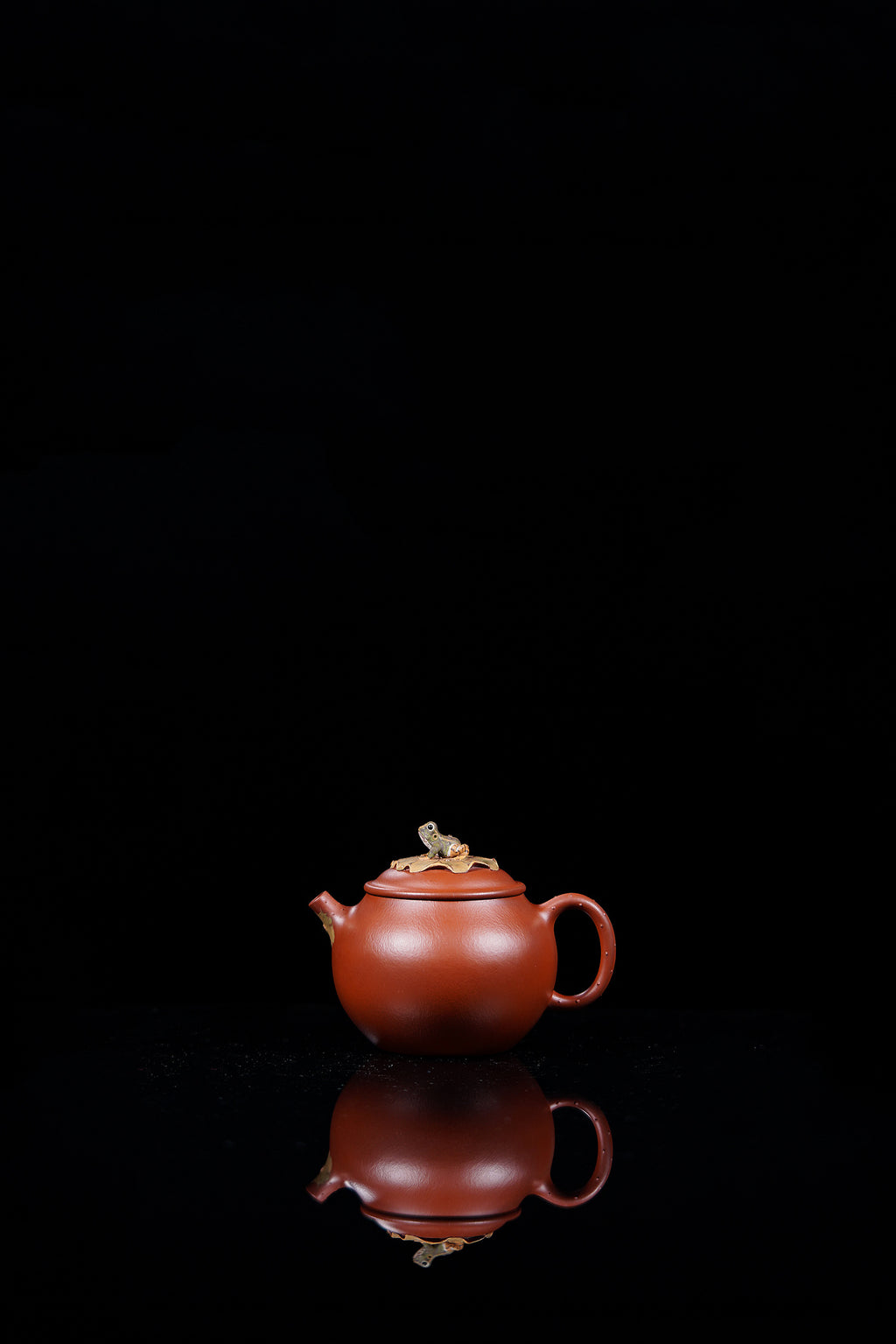 Lian Pan Ning Mou   120cc   - Yixing Zisha Purple Clay Teapot