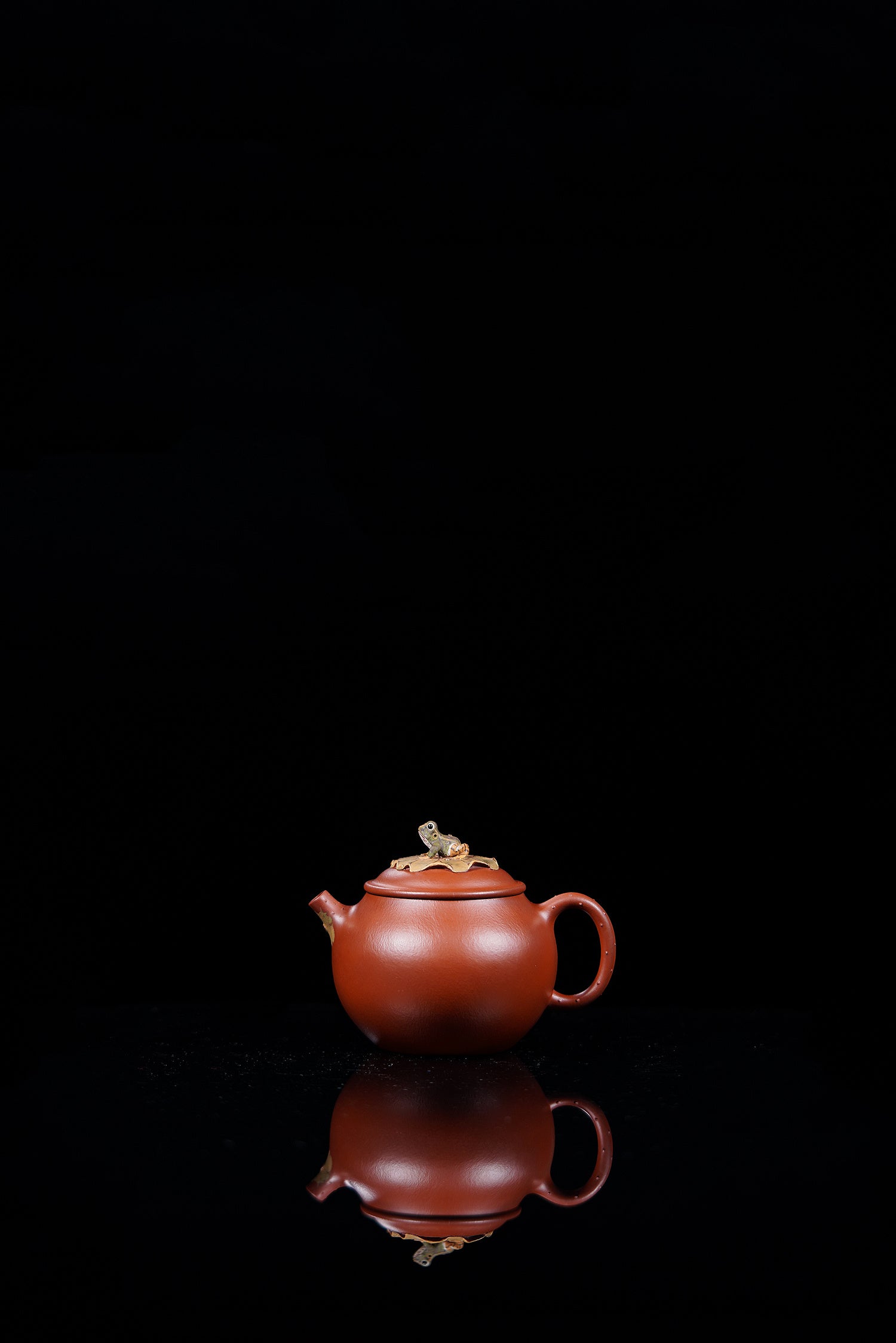Lian Pan Ning Mou   120cc   - Yixing Zisha Purple Clay Teapot