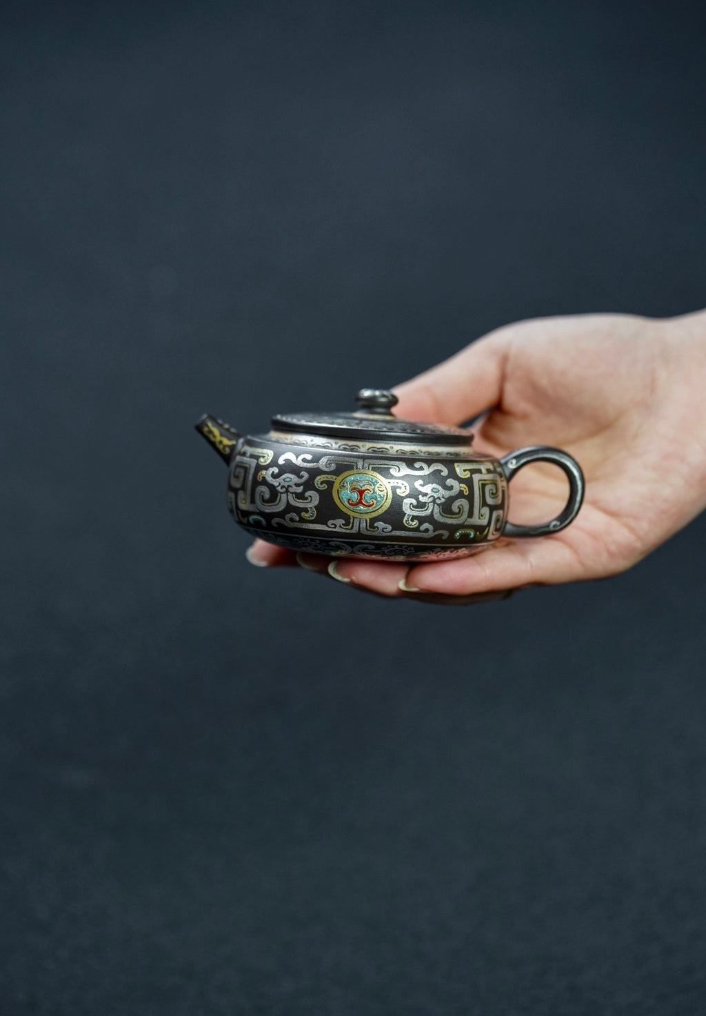 Zhong Yuan    130cc   - Yixing Zisha Purple Clay Teapot