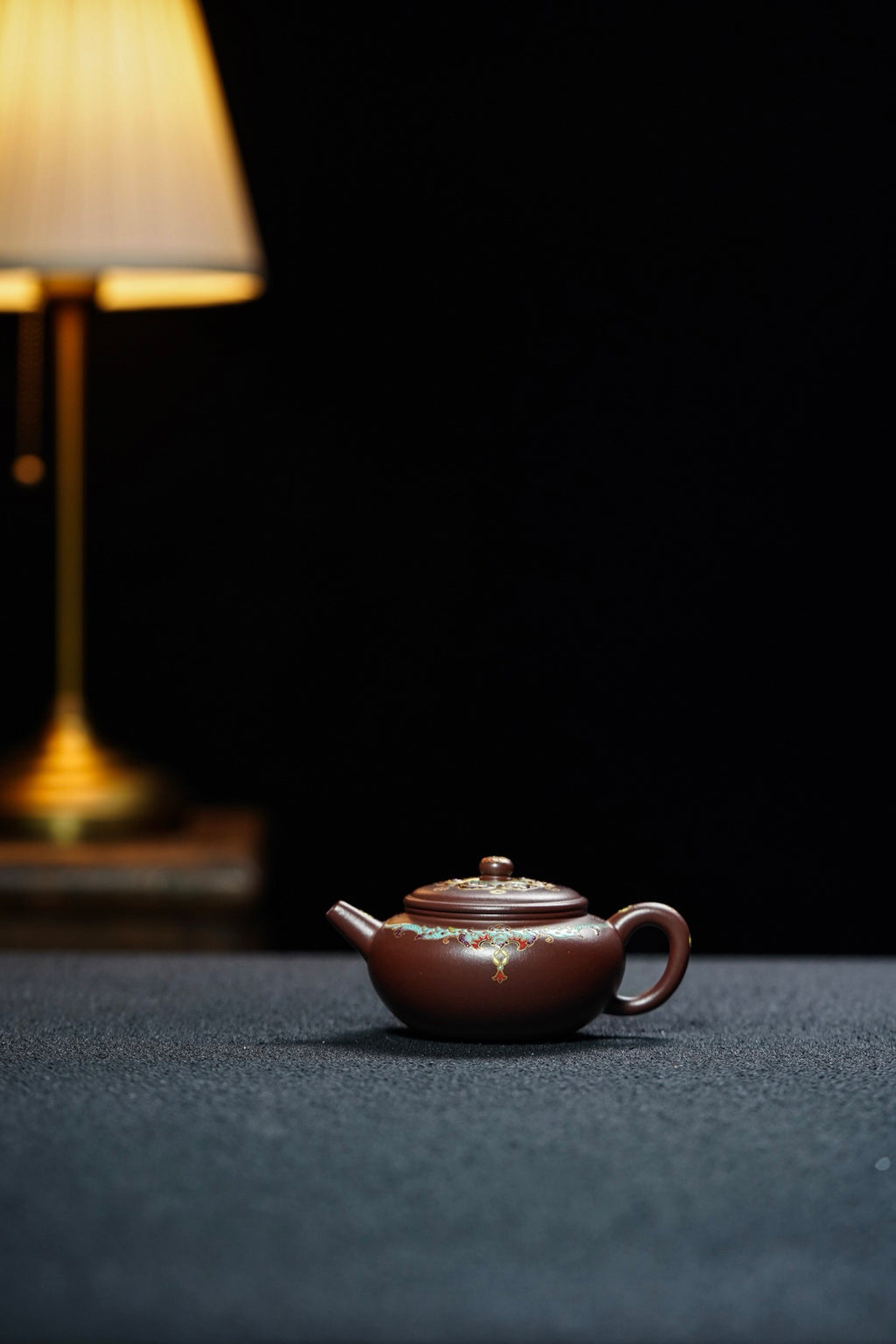 Ling Hua Wu Xiang   168cc   - Yixing Zisha Purple Clay Teapot