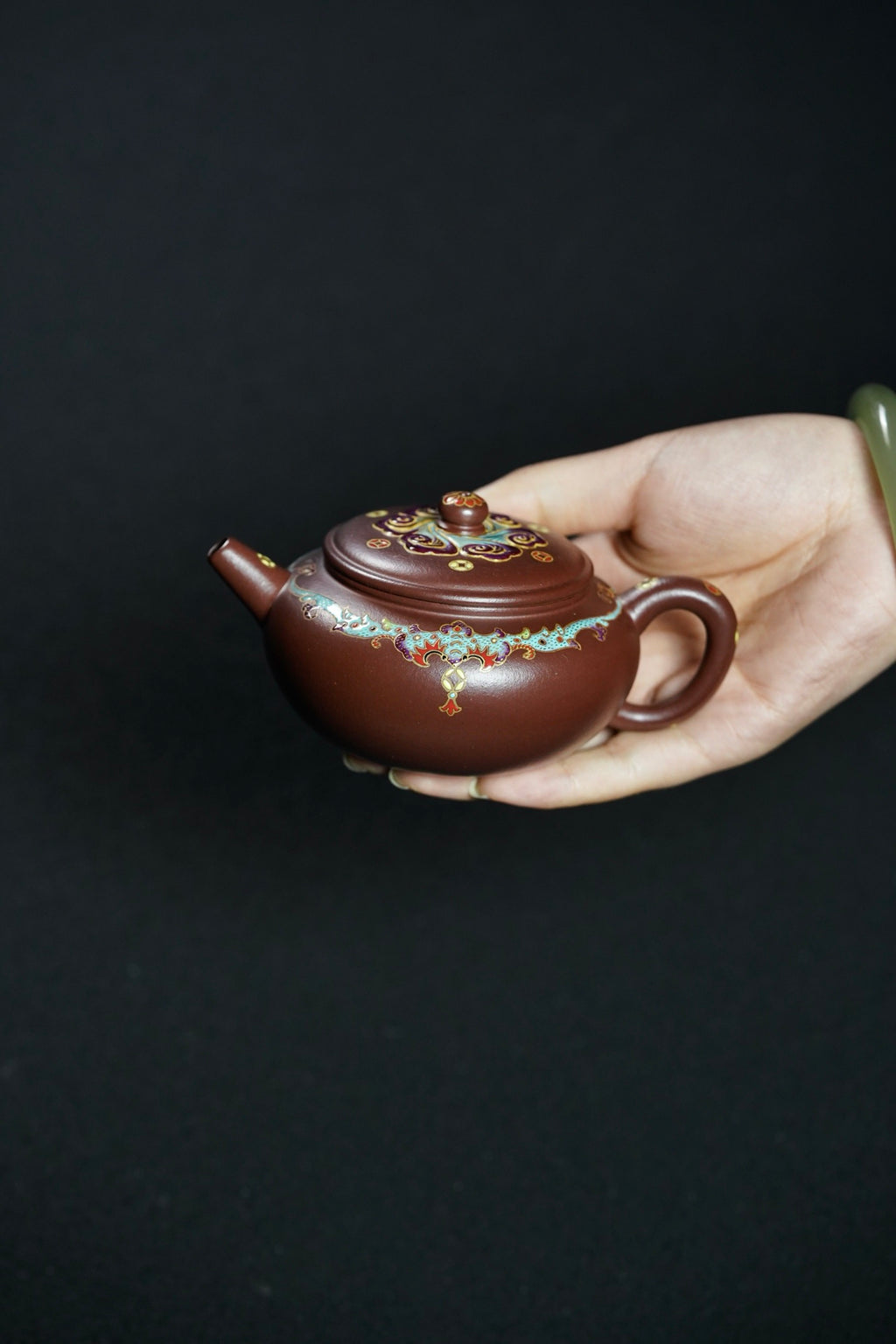 Ling Hua Wu Xiang   168cc   - Yixing Zisha Purple Clay Teapot