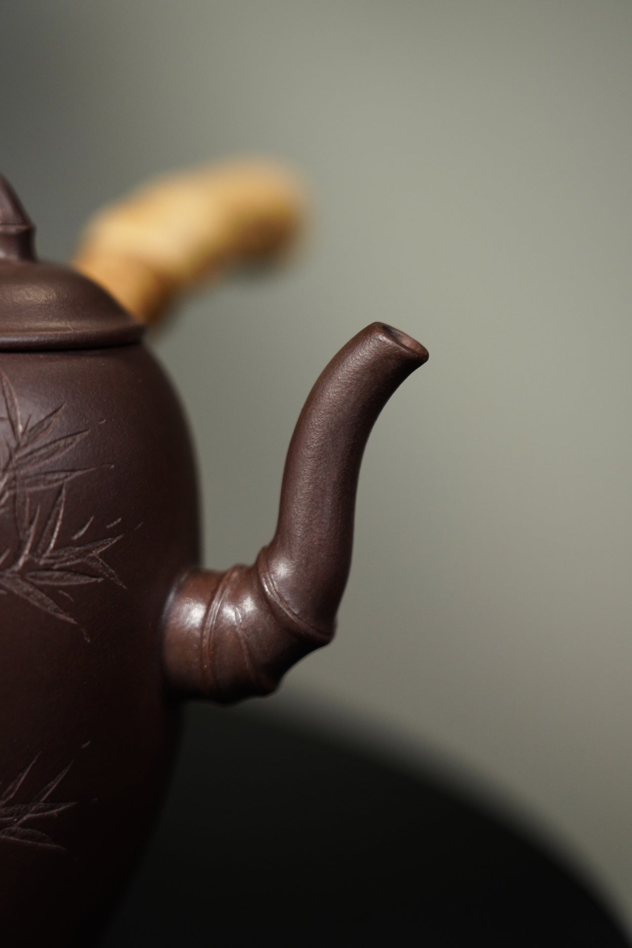 Gong Deng Tang Yu     150cc   - Yixing Zisha Purple Clay Teapot