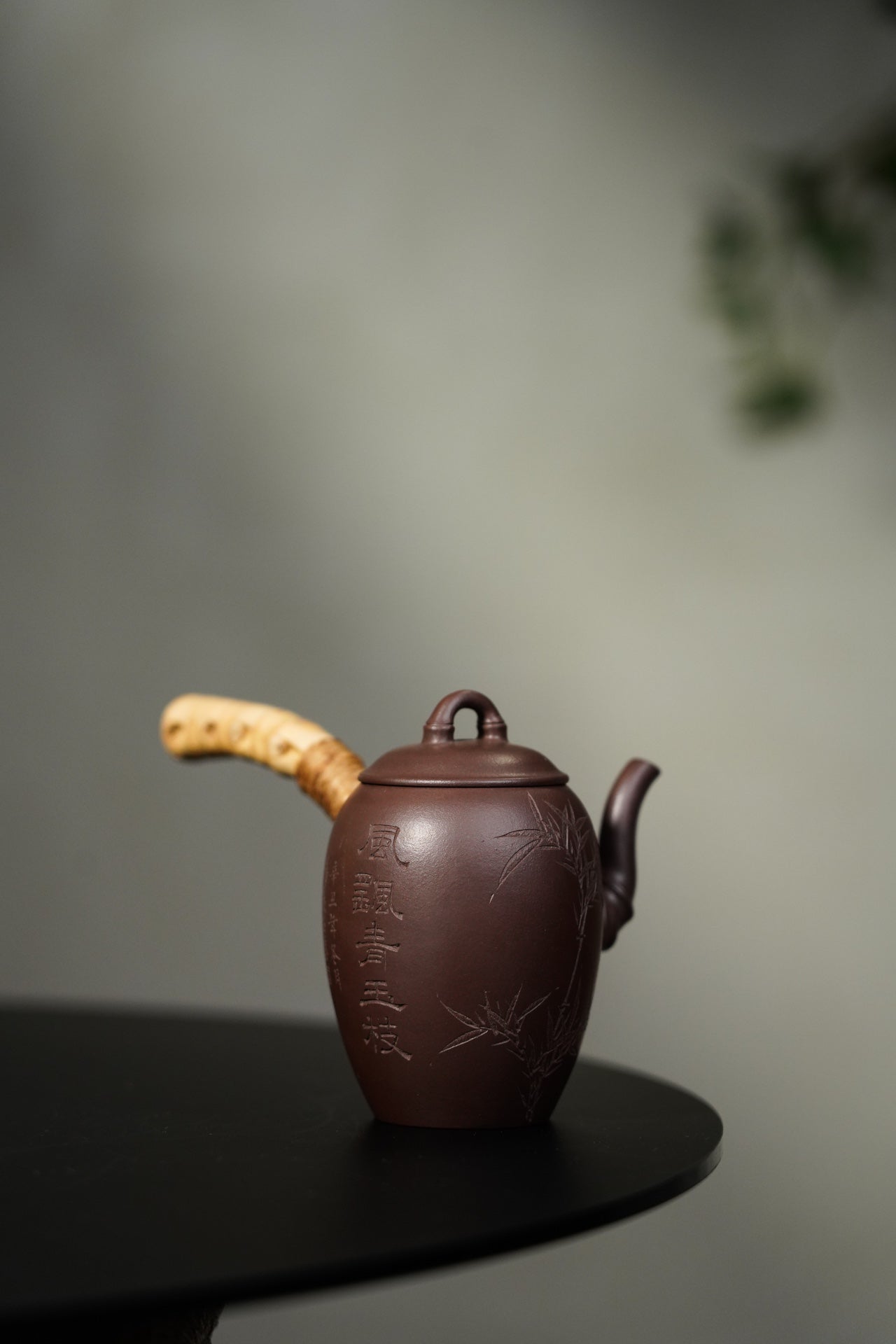 Gong Deng Tang Yu     150cc   - Yixing Zisha Purple Clay Teapot