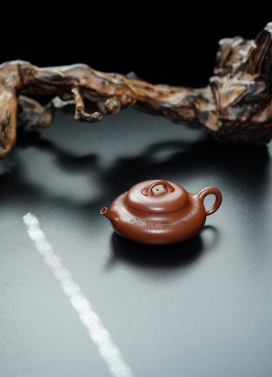 Hu Lu Piao   180cc   - Yixing Zisha Purple Clay Teapot