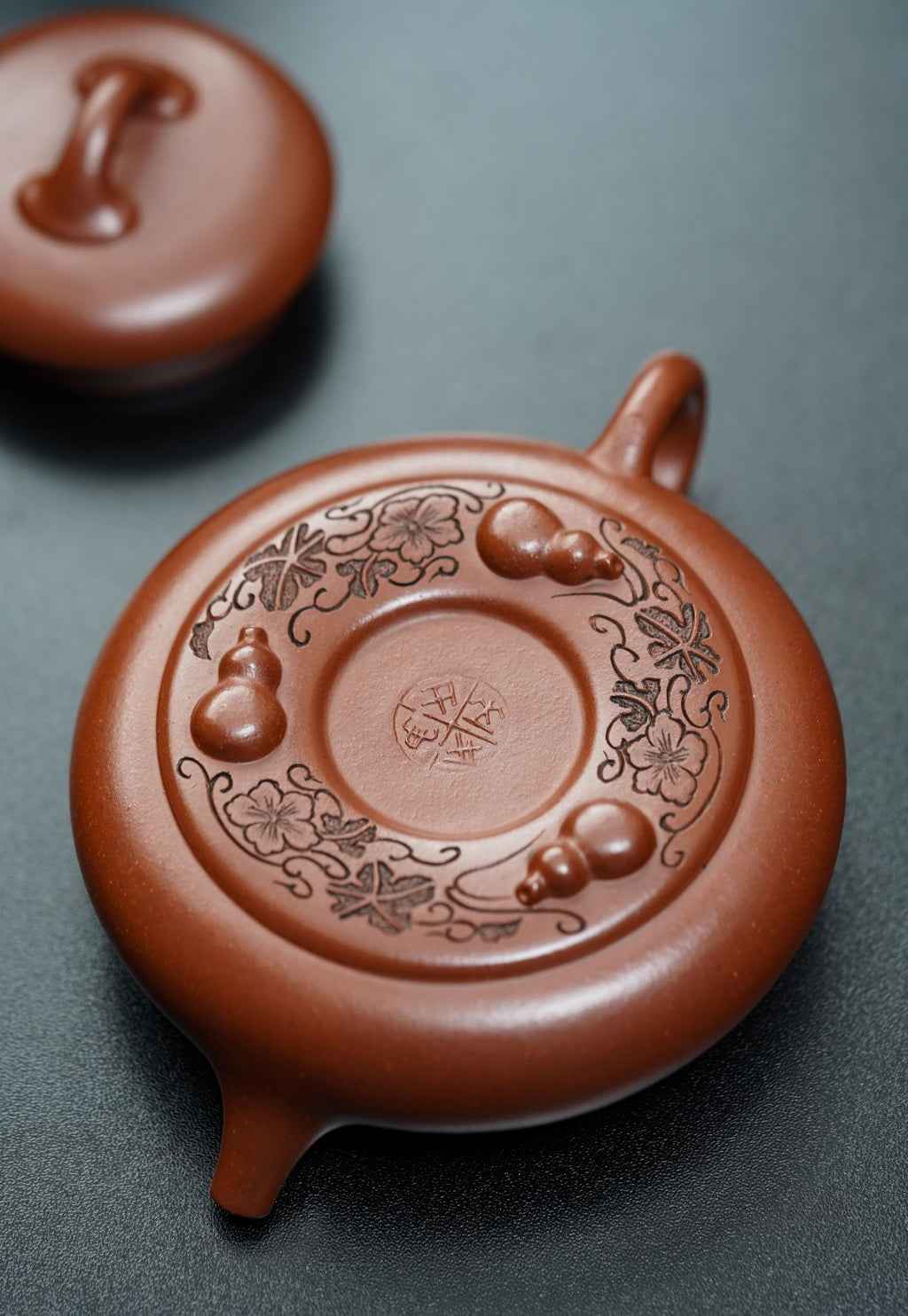 Hu Lu Piao   180cc   - Yixing Zisha Purple Clay Teapot