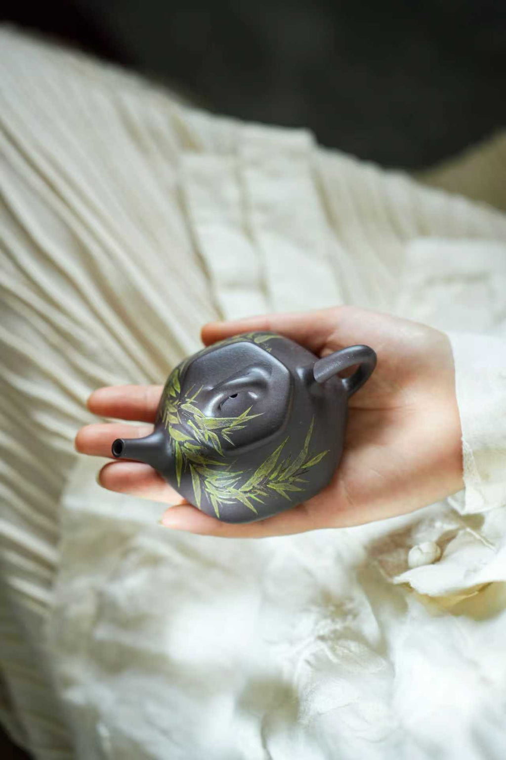 Liu Fang Shi Piao   110cc   - Yixing Zisha Purple Clay Teapot