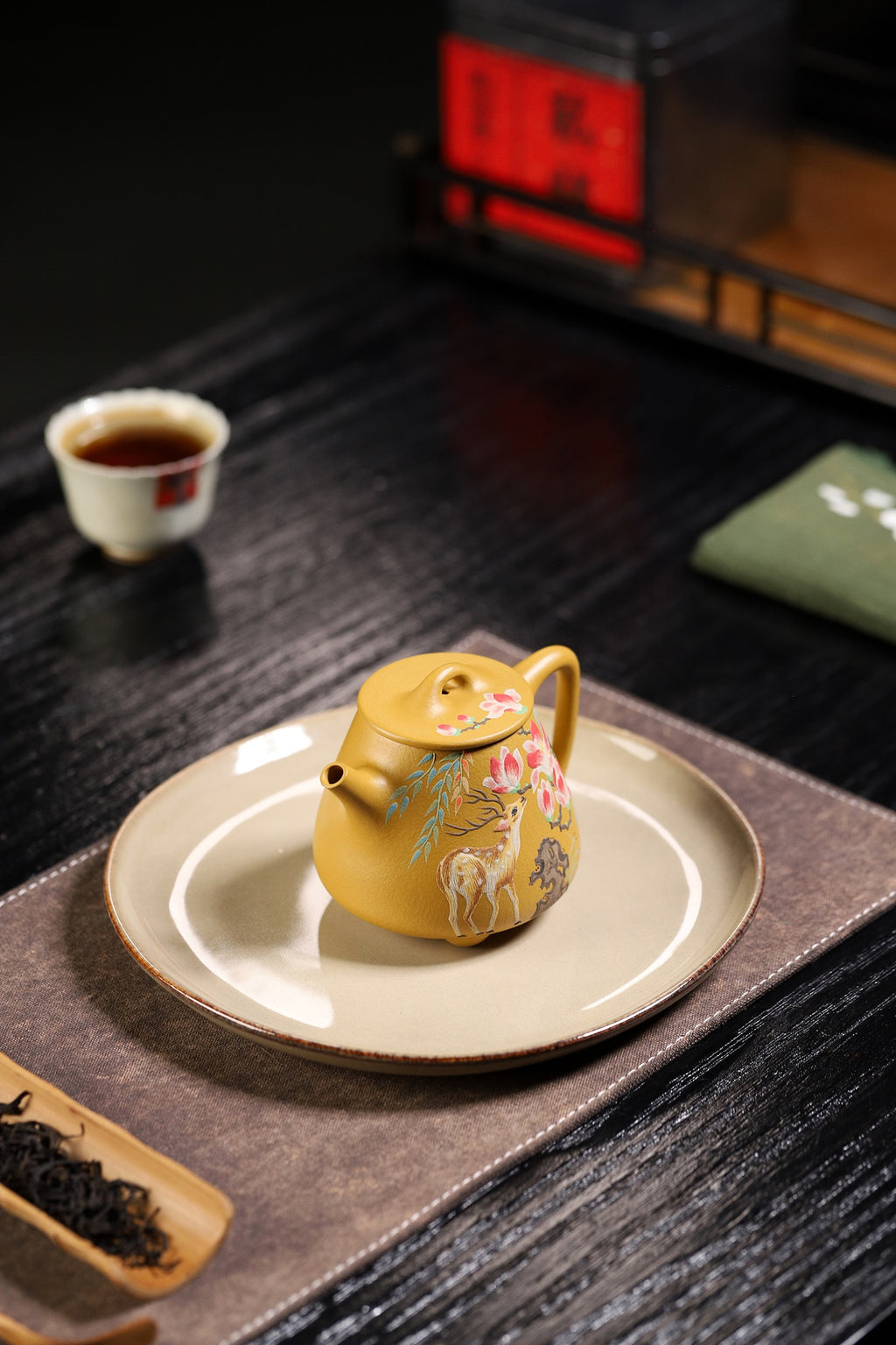 Gao Shi Piao   200cc   - Yixing Zisha Purple Clay Teapot