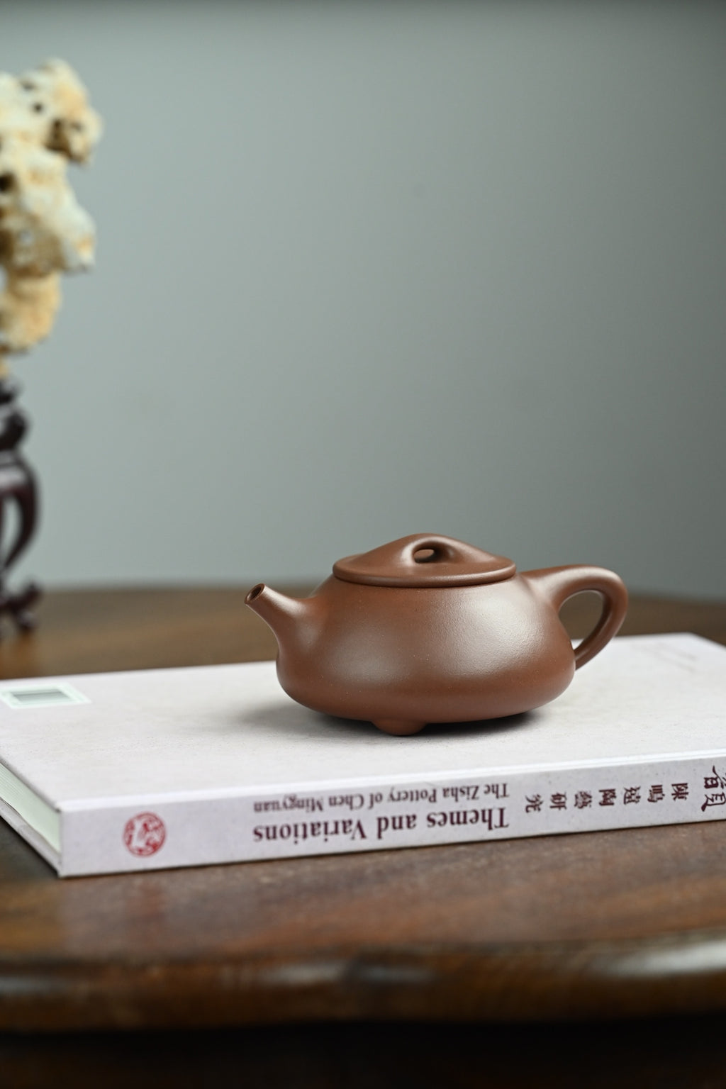 Jing Zhou Shi Piao    210cc   - Yixing Zisha Purple Clay Teapot