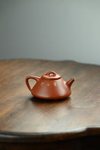 Zi Ye Shi Piao    100cc   - Yixing Zisha Purple Clay Teapot