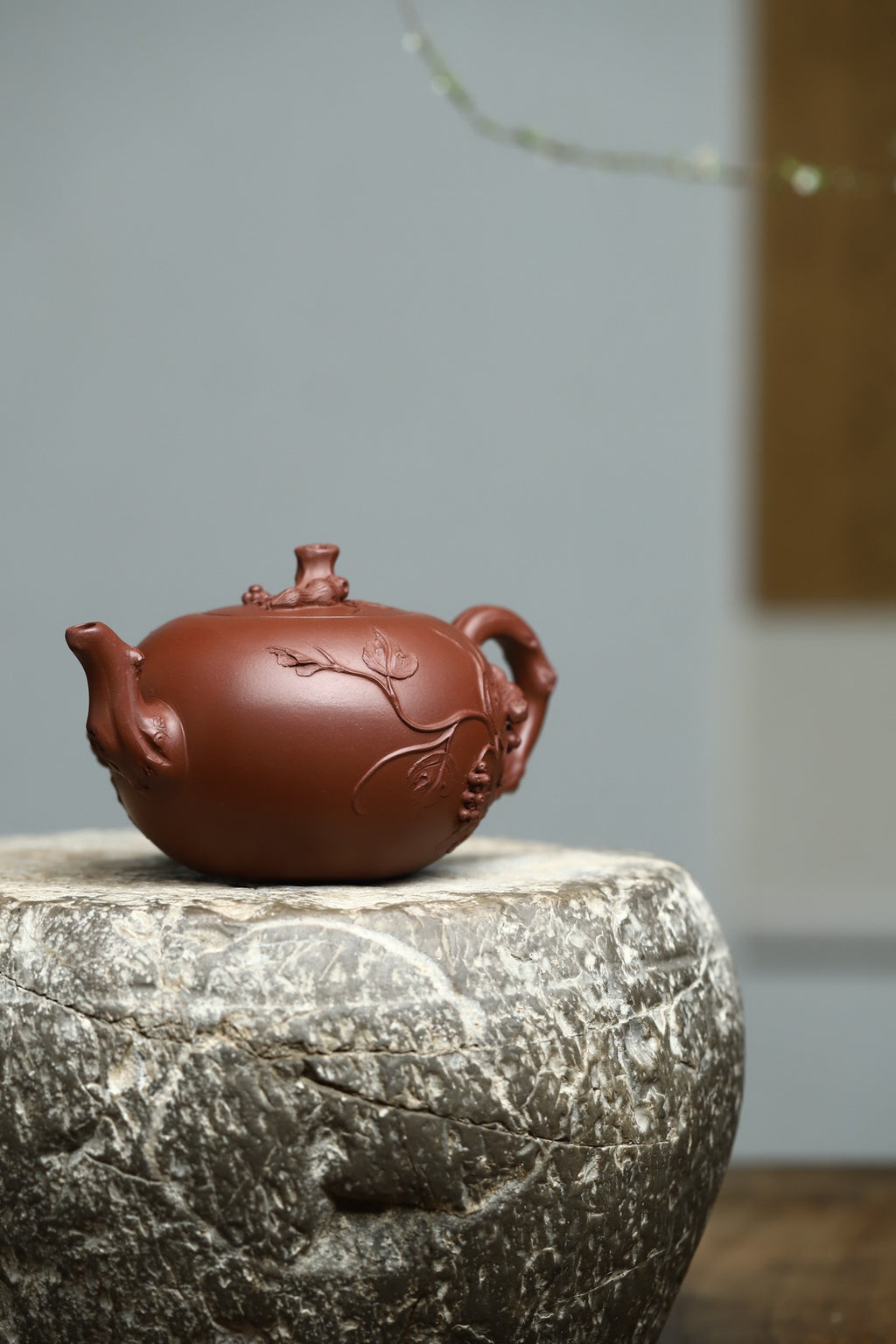 Song Shu Pu Tao    400cc   - Yixing Zisha Purple Clay Teapot
