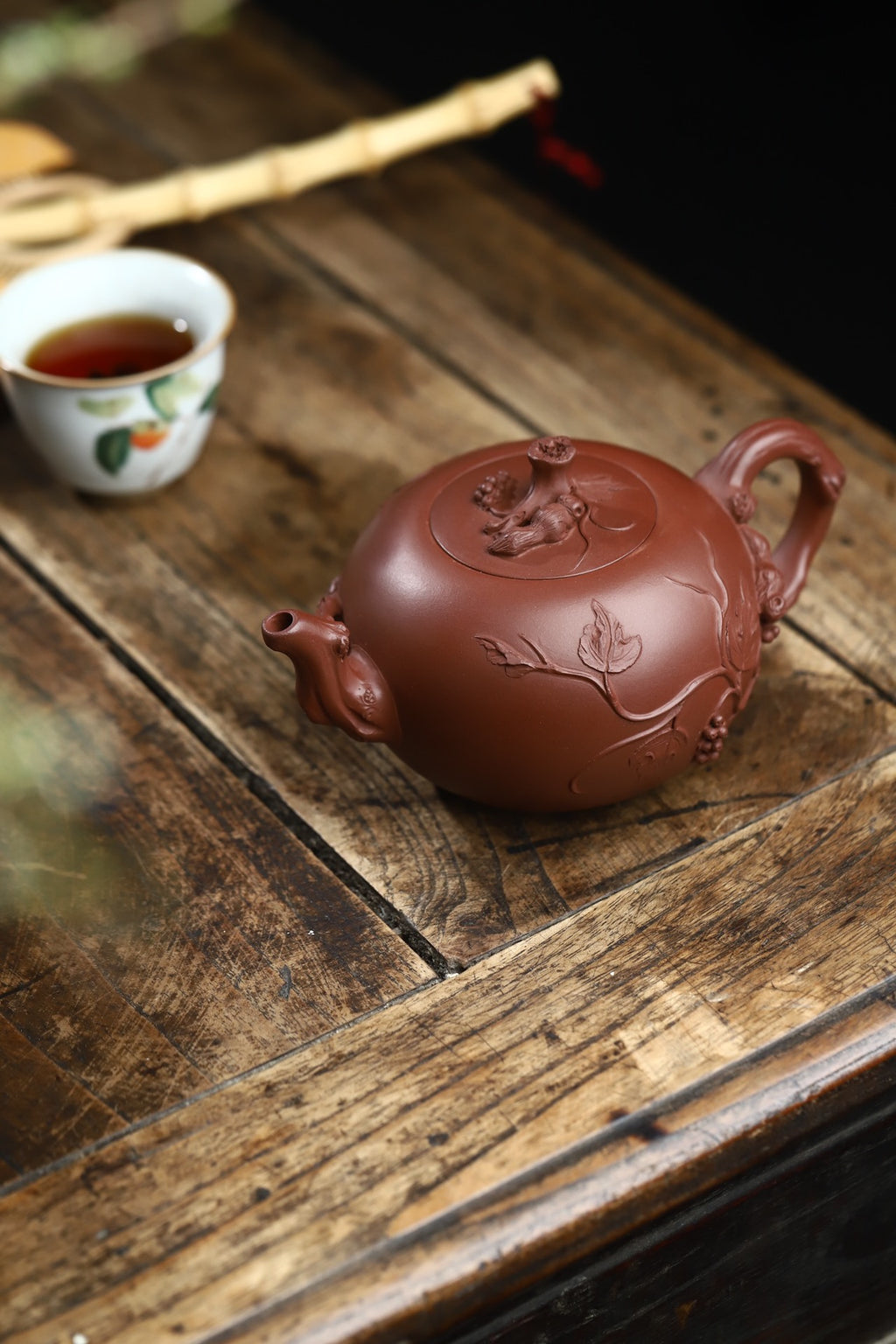 Song Shu Pu Tao    400cc   - Yixing Zisha Purple Clay Teapot