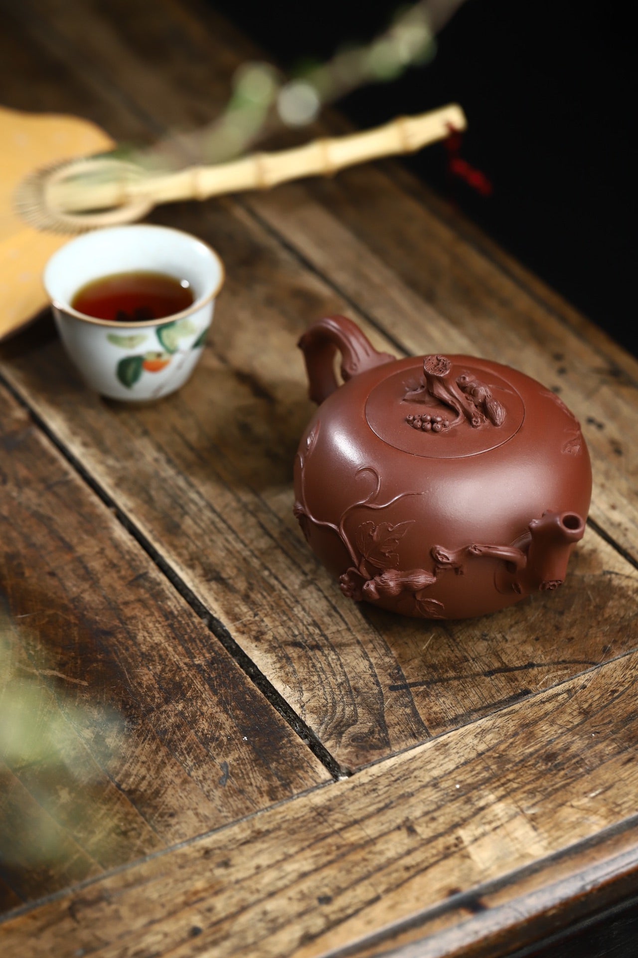 Song Shu Pu Tao    400cc   - Yixing Zisha Purple Clay Teapot