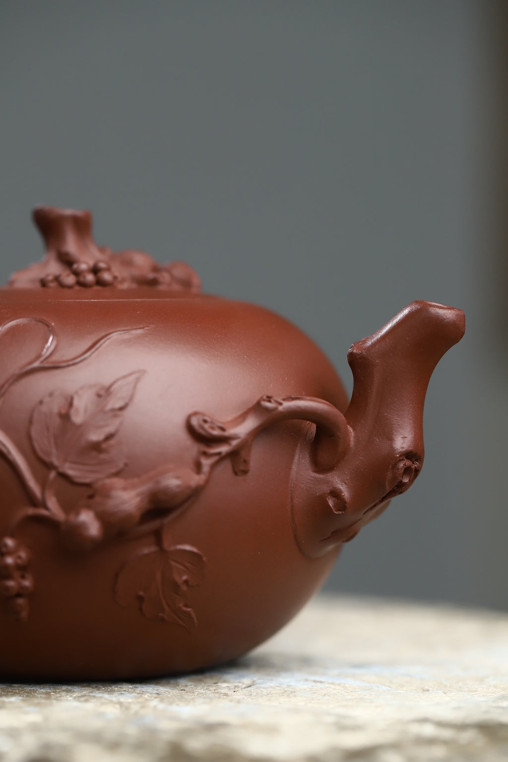 Song Shu Pu Tao    400cc   - Yixing Zisha Purple Clay Teapot