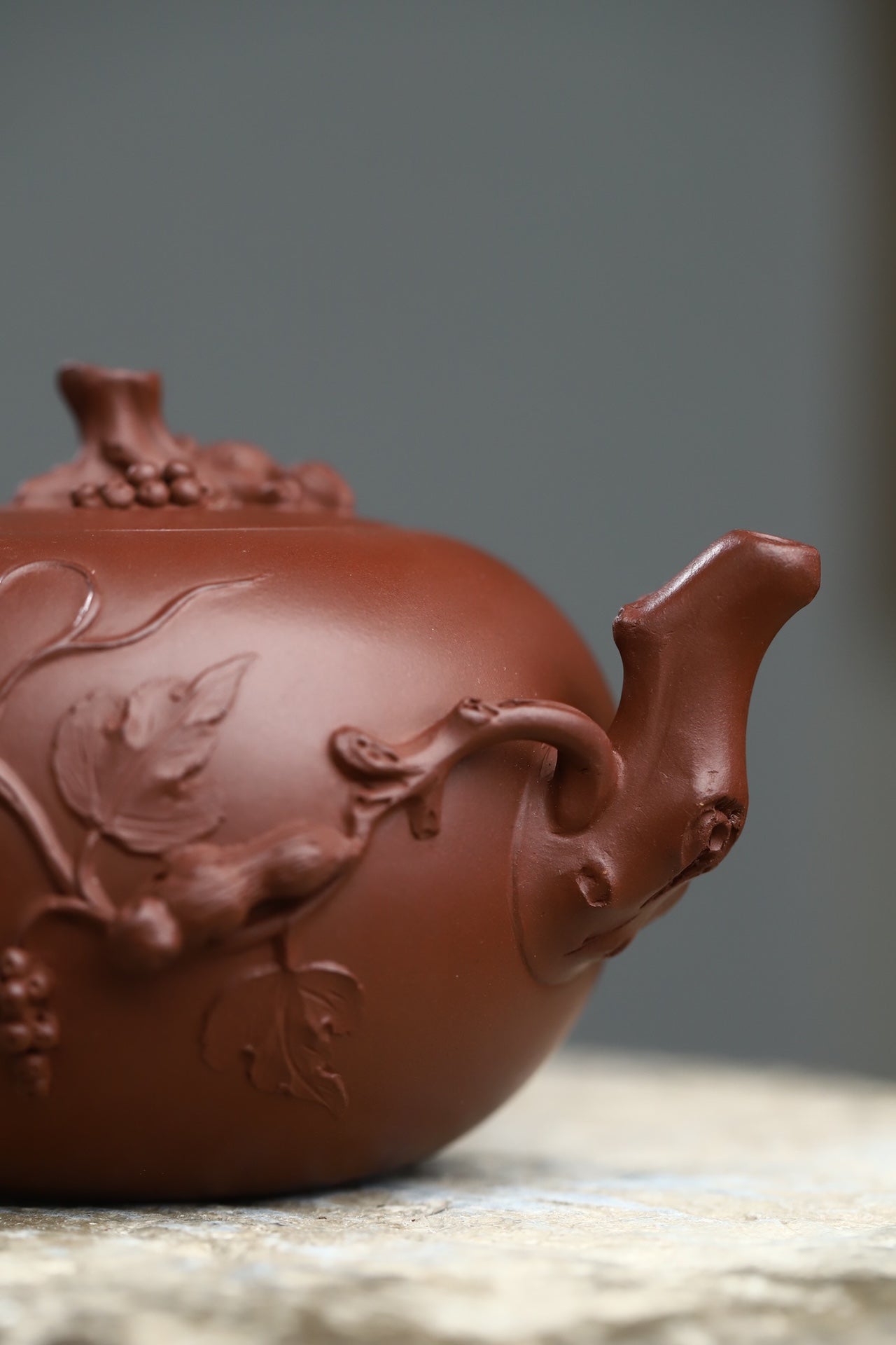 Song Shu Pu Tao    400cc   - Yixing Zisha Purple Clay Teapot