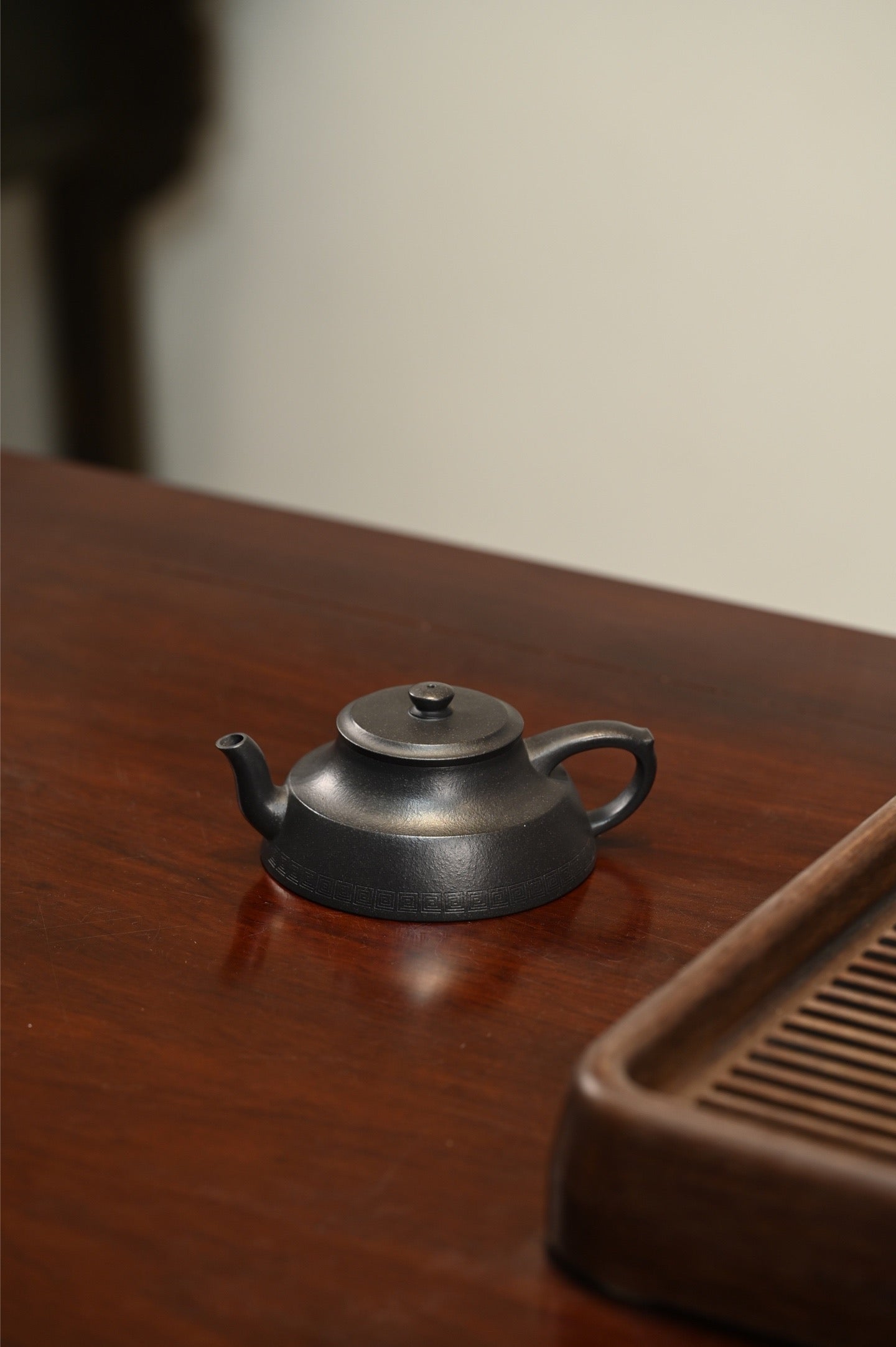 Chan Zhong   180cc   - Yixing Zisha Purple Clay Teapot