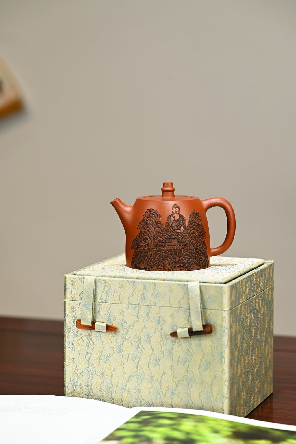 Fo Han Duo    230cc   - Yixing Zisha Purple Clay Teapot