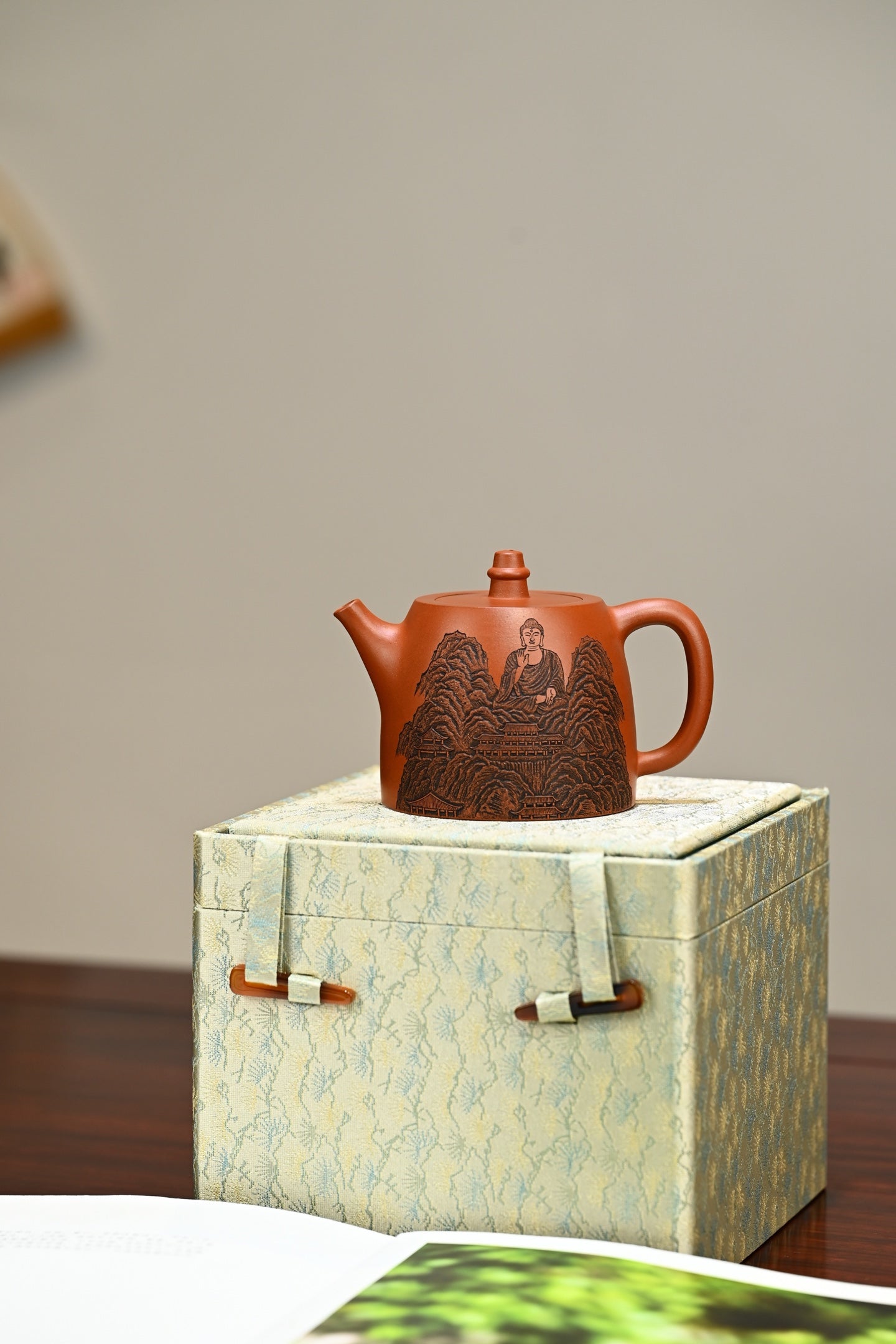 Fo Han Duo    230cc   - Yixing Zisha Purple Clay Teapot