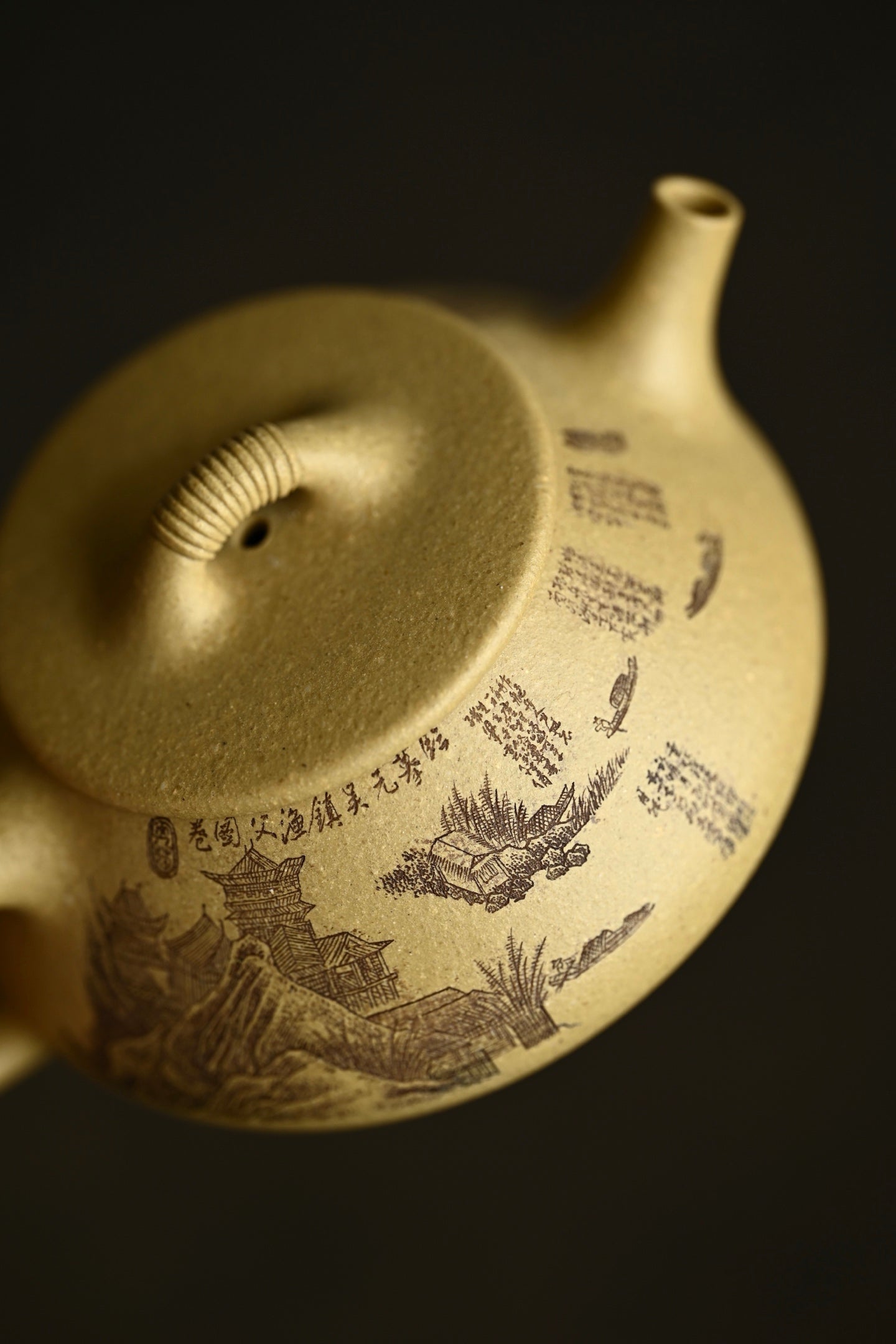 Ping Gai Shi Piao    170cc   - Yixing Zisha Purple Clay Teapot