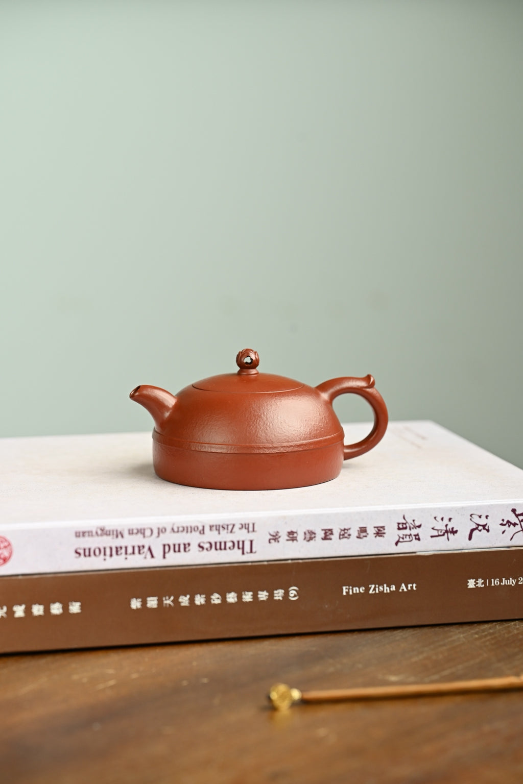 Jin Xiu Ban Yue    150cc   - Yixing Zisha Purple Clay Teapot