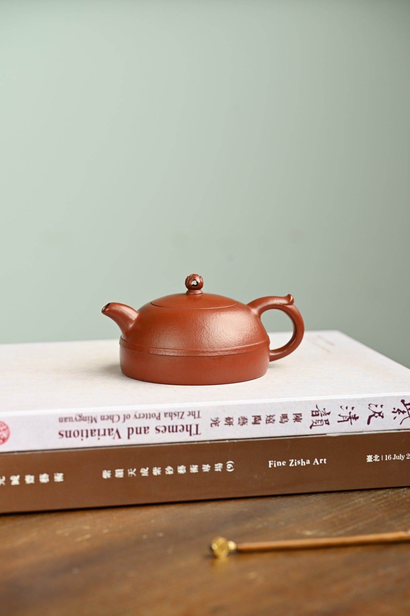 Jin Xiu Ban Yue    150cc   - Yixing Zisha Purple Clay Teapot