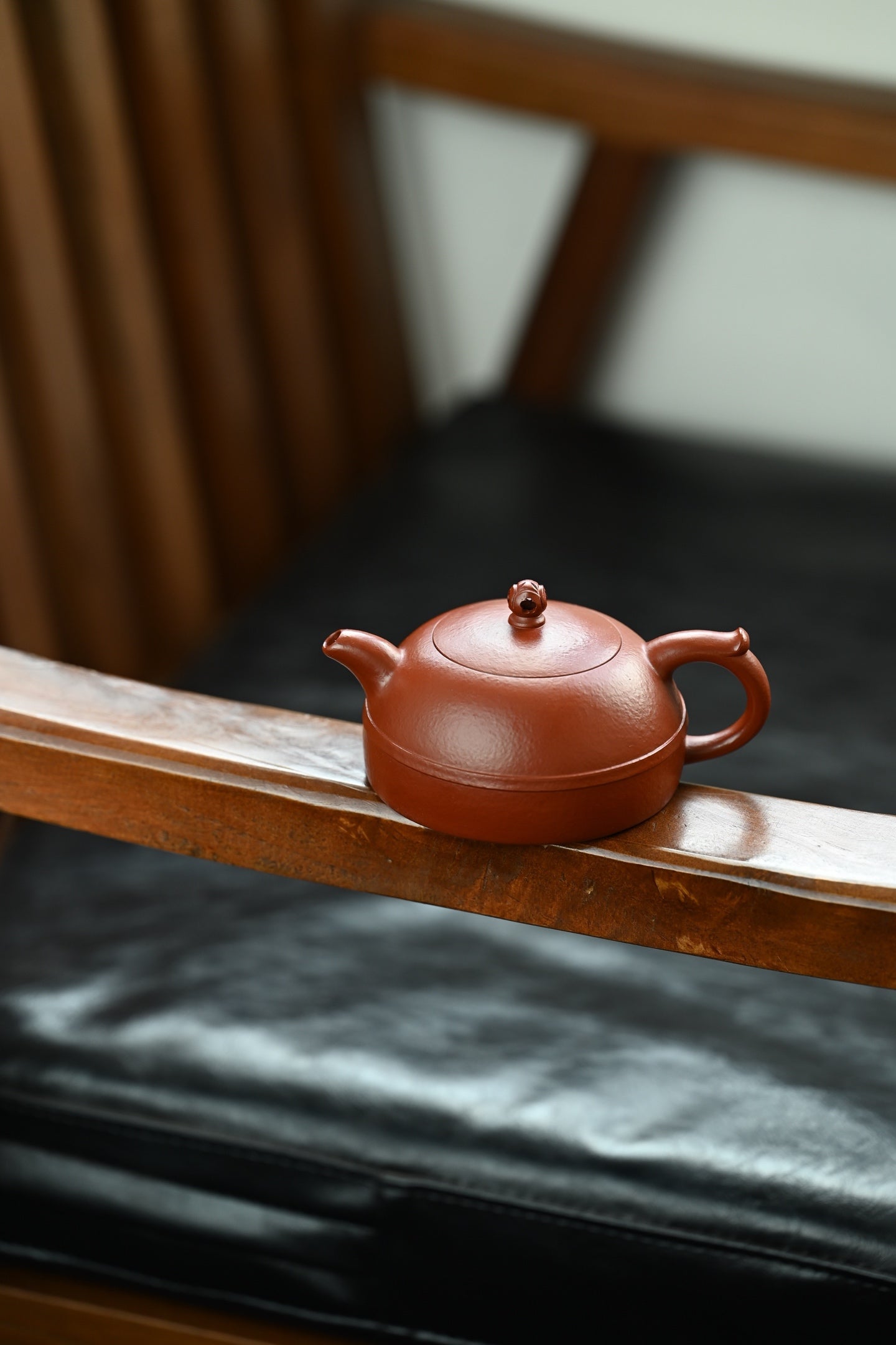 Jin Xiu Ban Yue    150cc   - Yixing Zisha Purple Clay Teapot