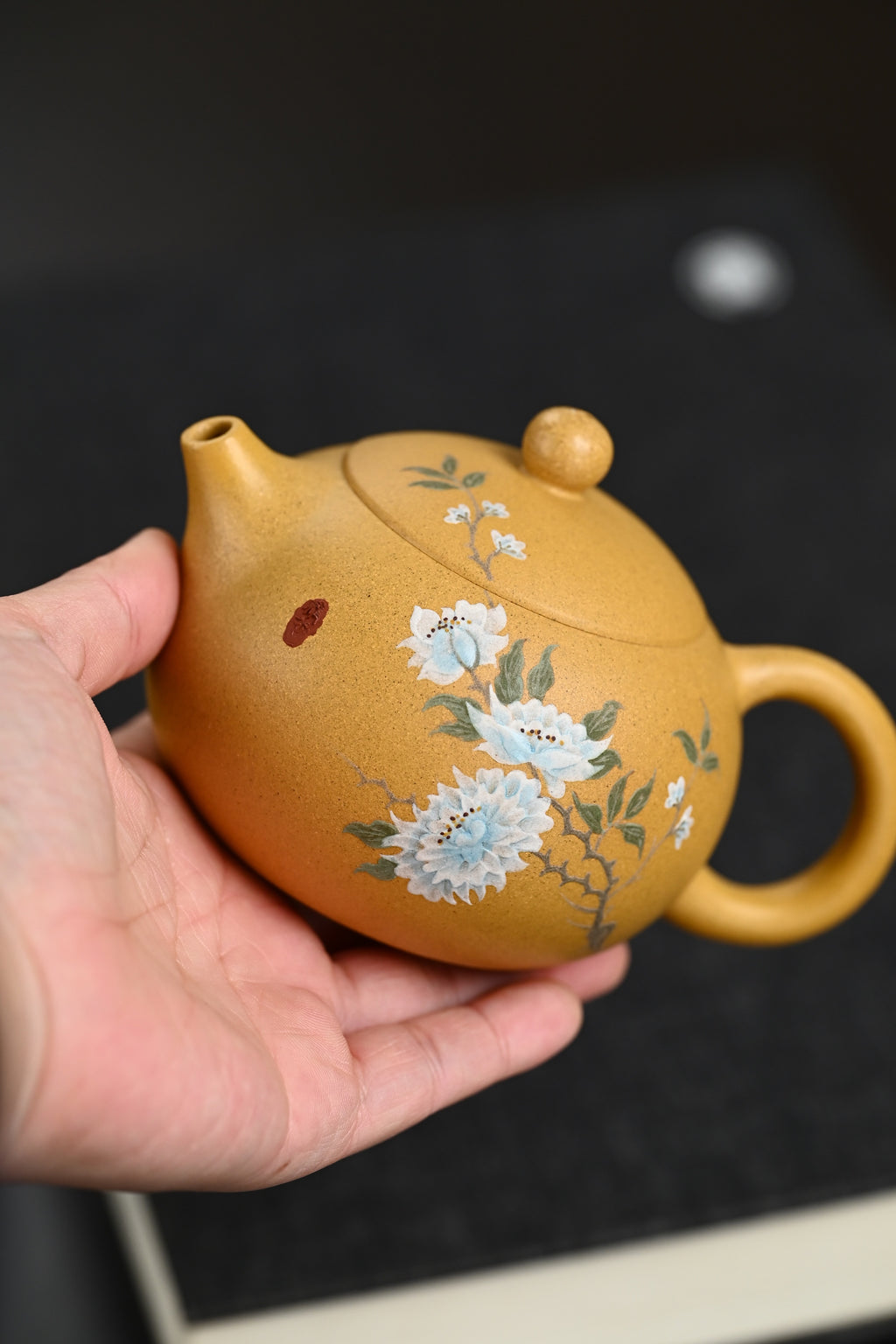 Lan Hua Xi Shi     220cc   - Yixing Zisha Purple Clay Teapot