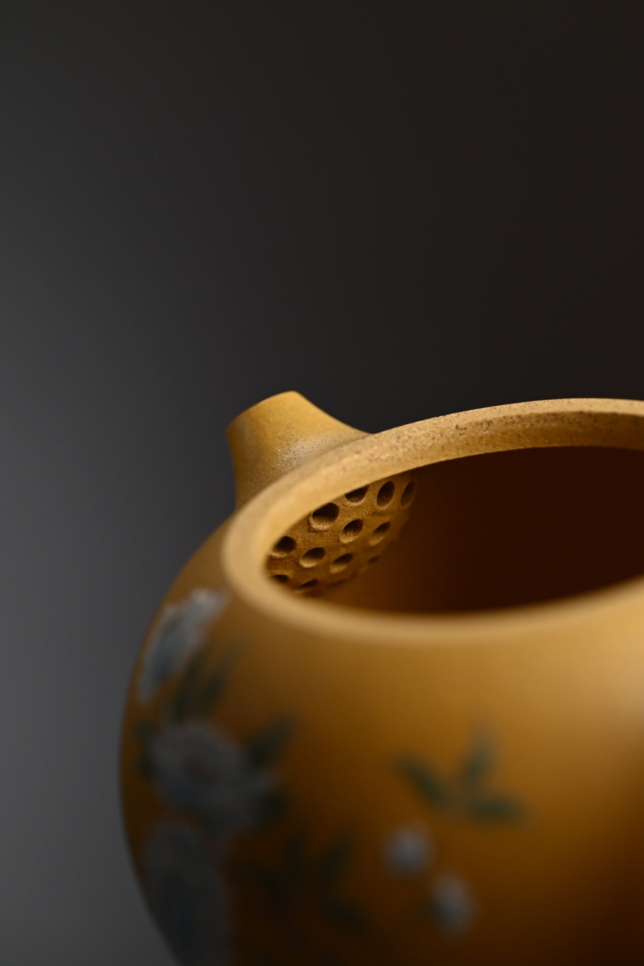 Lan Hua Xi Shi     220cc   - Yixing Zisha Purple Clay Teapot