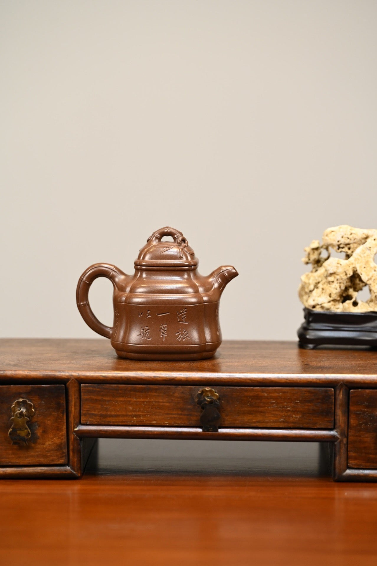 Zhu Ding    210cc   - Yixing Zisha Purple Clay Teapot
