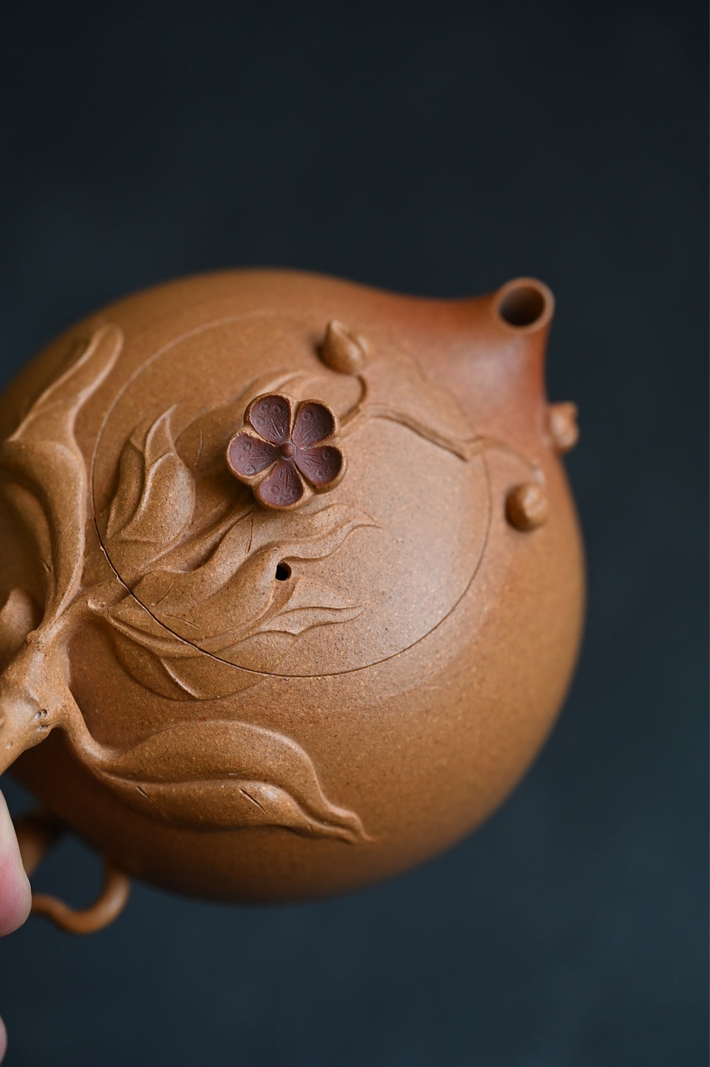 Shou Tao      350cc   - Yixing Zisha Purple Clay Teapot
