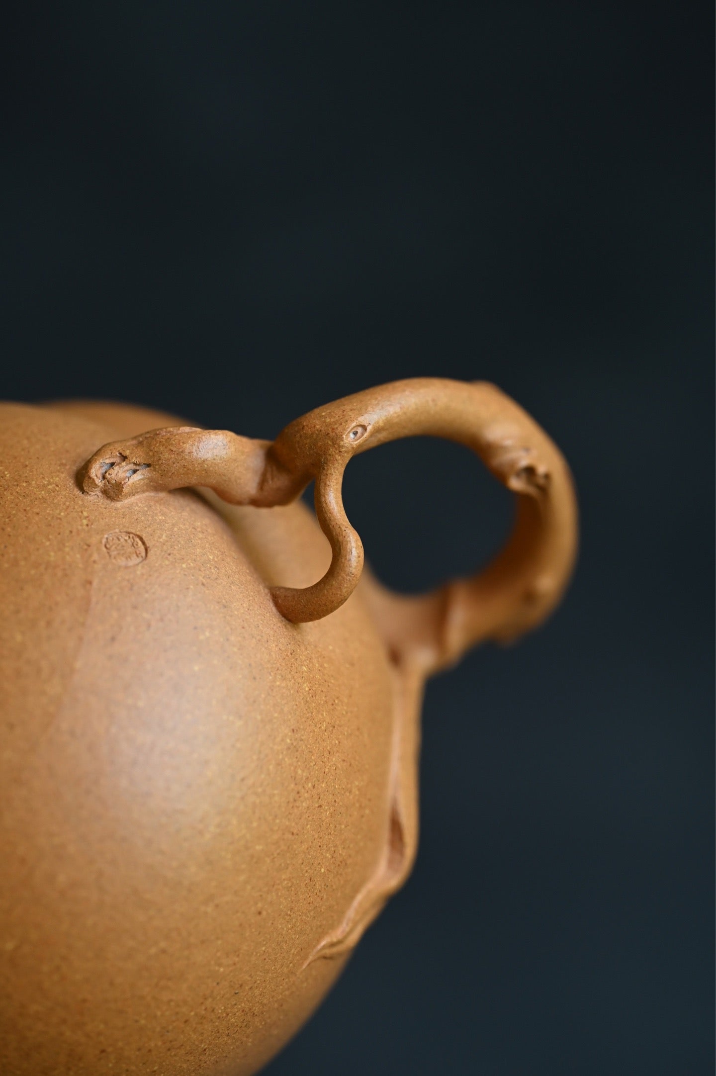 Shou Tao      350cc   - Yixing Zisha Purple Clay Teapot