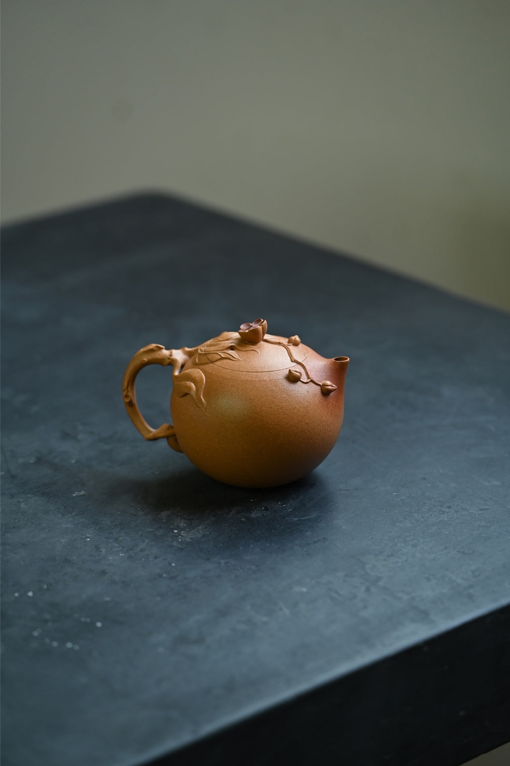 Shou Tao      350cc   - Yixing Zisha Purple Clay Teapot