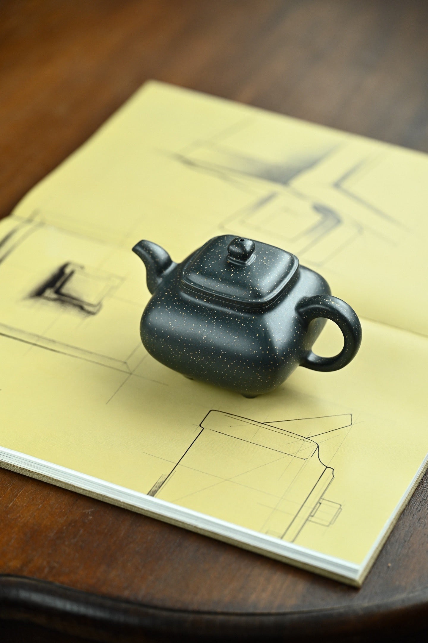 Chuan Lu      220cc   - Yixing Zisha Purple Clay Teapot