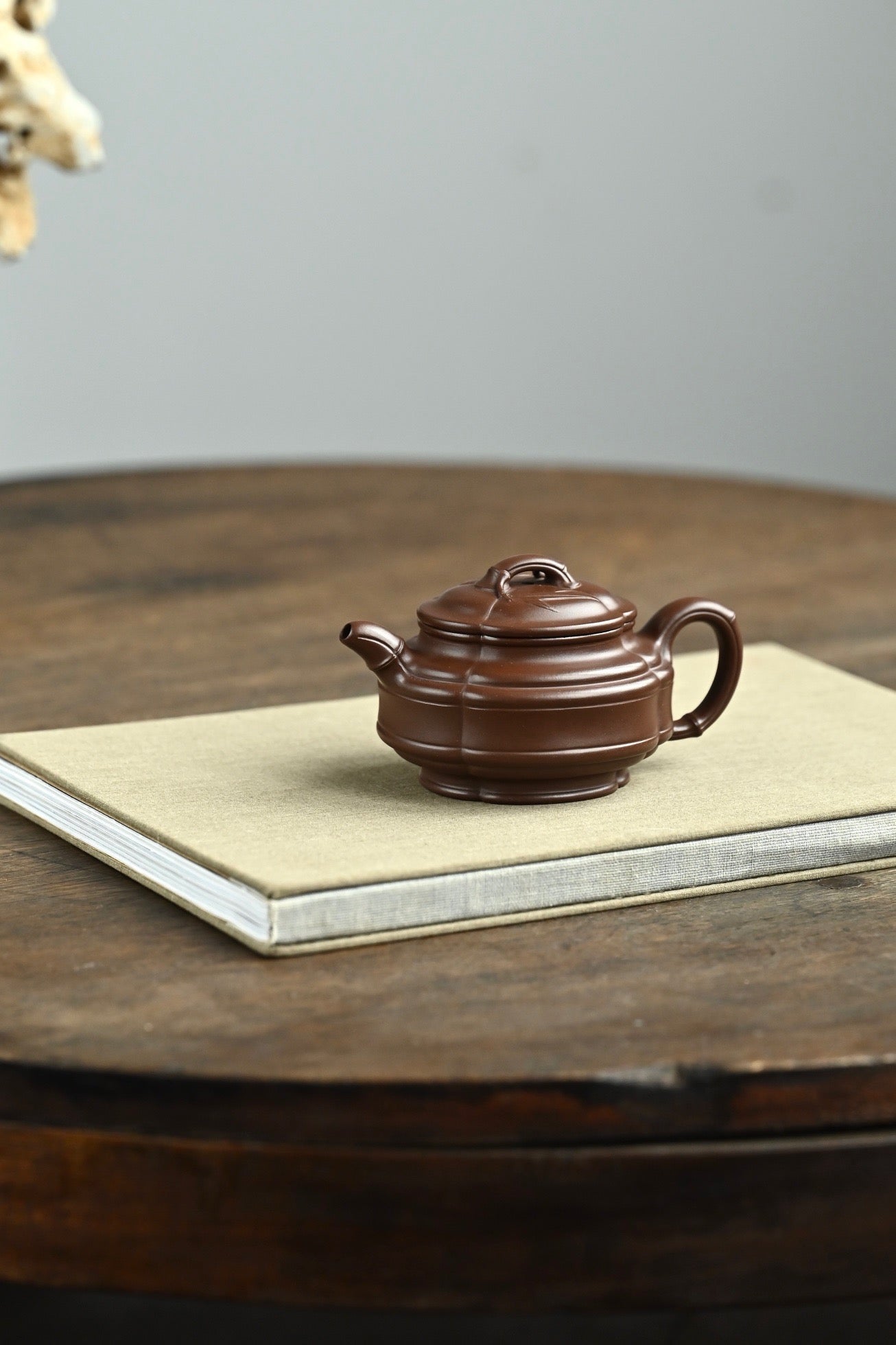 Shuang Xian Zhu Gu      180cc   - Yixing Zisha Purple Clay Teapot