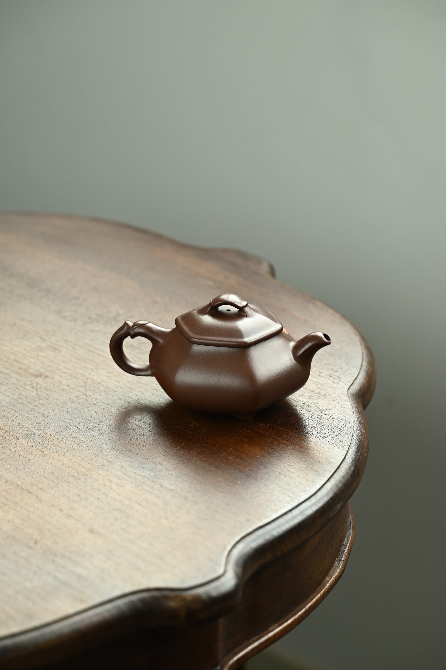 San Zu Ru Piao     230cc   - Yixing Zisha Purple Clay Teapot