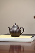 Qiu Shui     150cc   - Yixing Zisha Purple Clay Teapot
