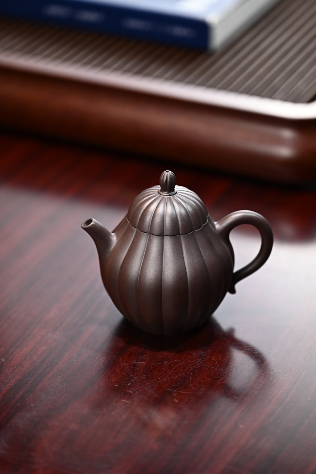 Qiu Shui     150cc   - Yixing Zisha Purple Clay Teapot