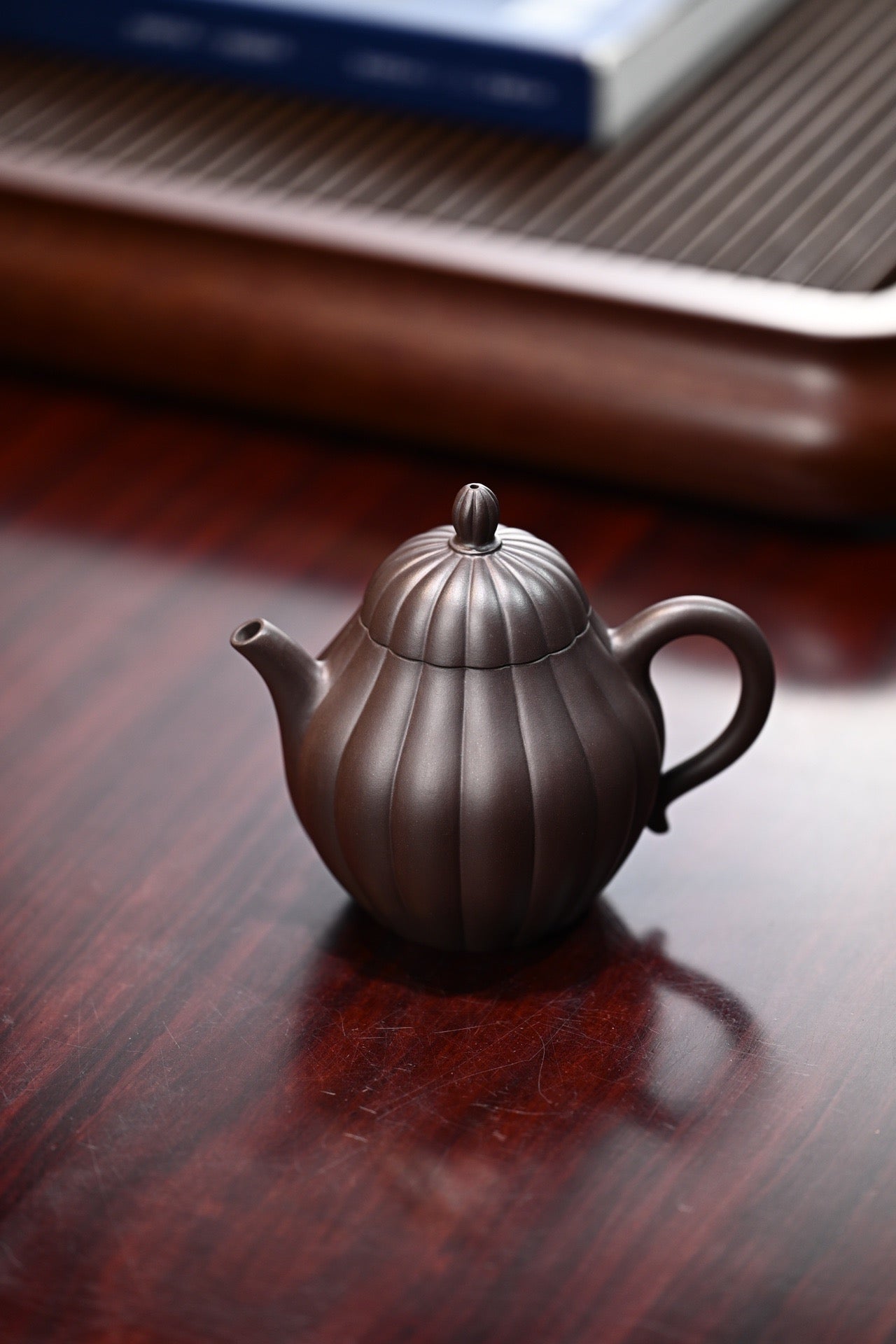 Qiu Shui     150cc   - Yixing Zisha Purple Clay Teapot