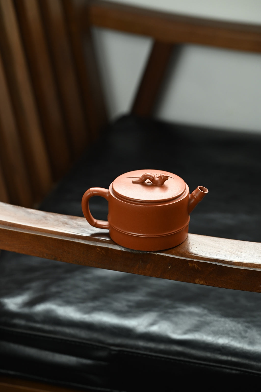 Zhu Jie Han Wa     170cc   - Yixing Zisha Purple Clay Teapot