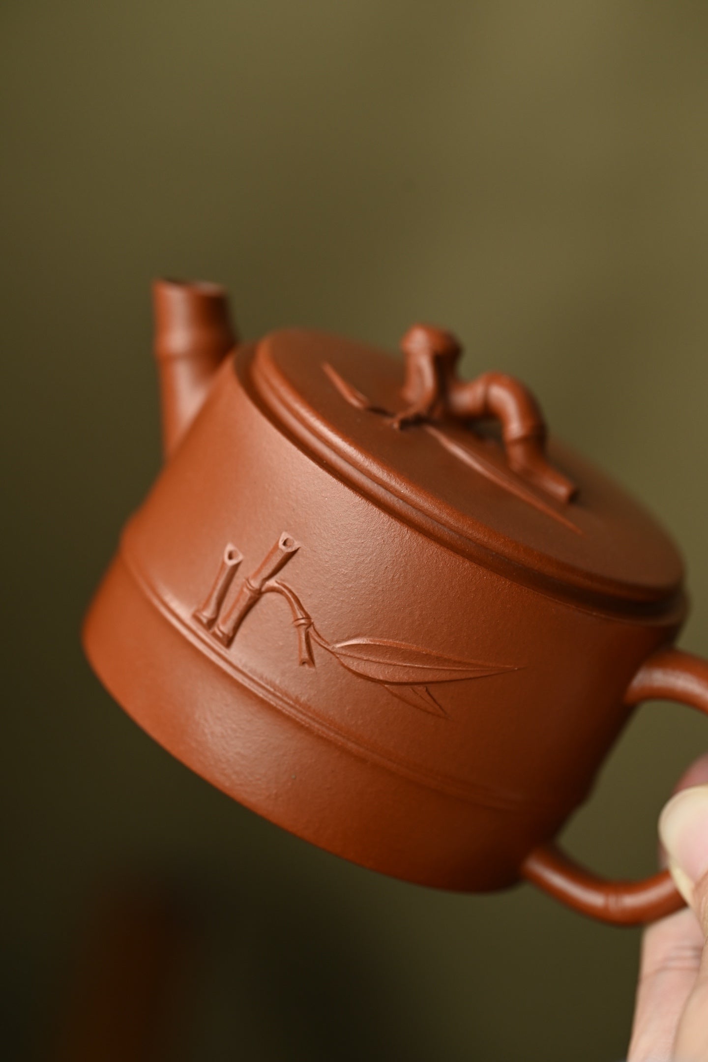 Zhu Jie Han Wa     170cc   - Yixing Zisha Purple Clay Teapot
