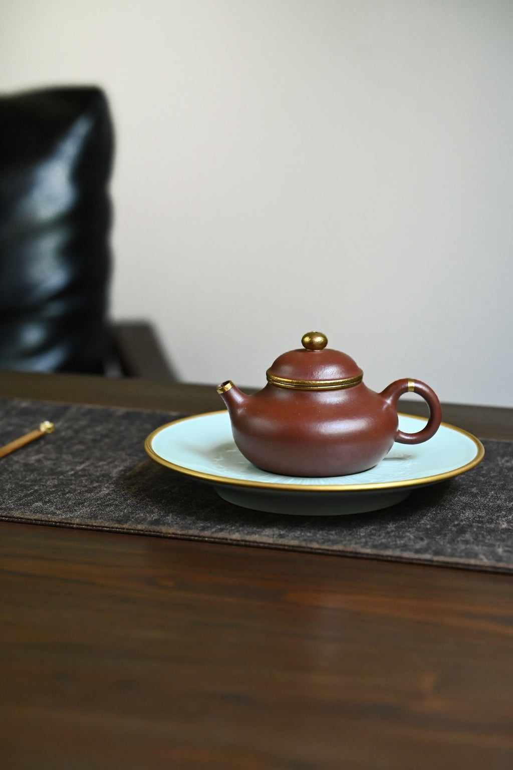 Rong  Tian   200cc   - Yixing Zisha Purple Clay Teapot