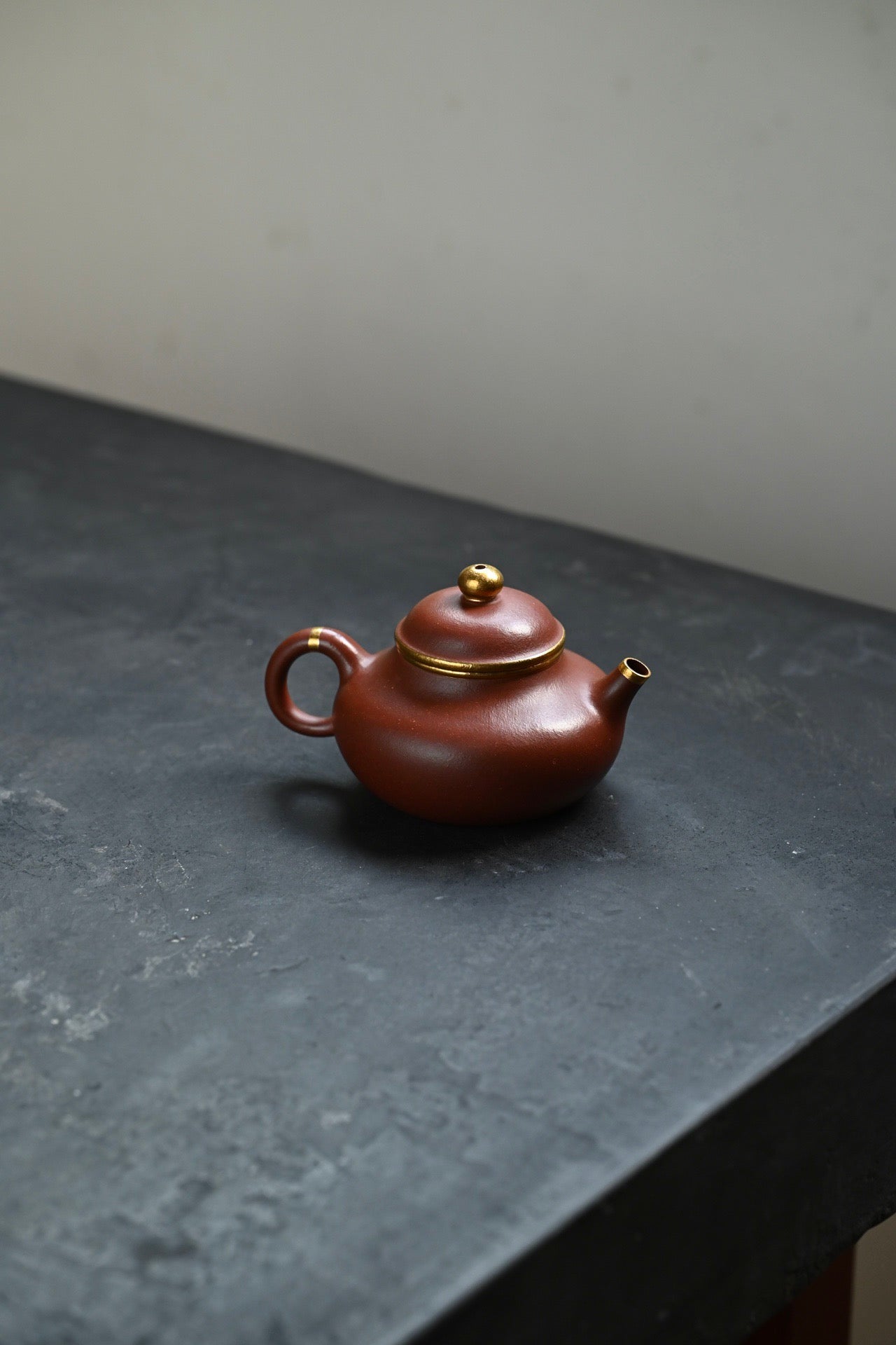 Rong  Tian   200cc   - Yixing Zisha Purple Clay Teapot