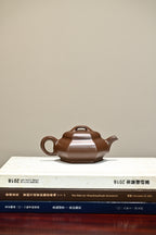 Liu Fang Ju Shi      230cc   - Yixing Zisha Purple Clay Teapot