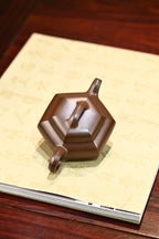 Liu Fang Ju Shi      230cc   - Yixing Zisha Purple Clay Teapot