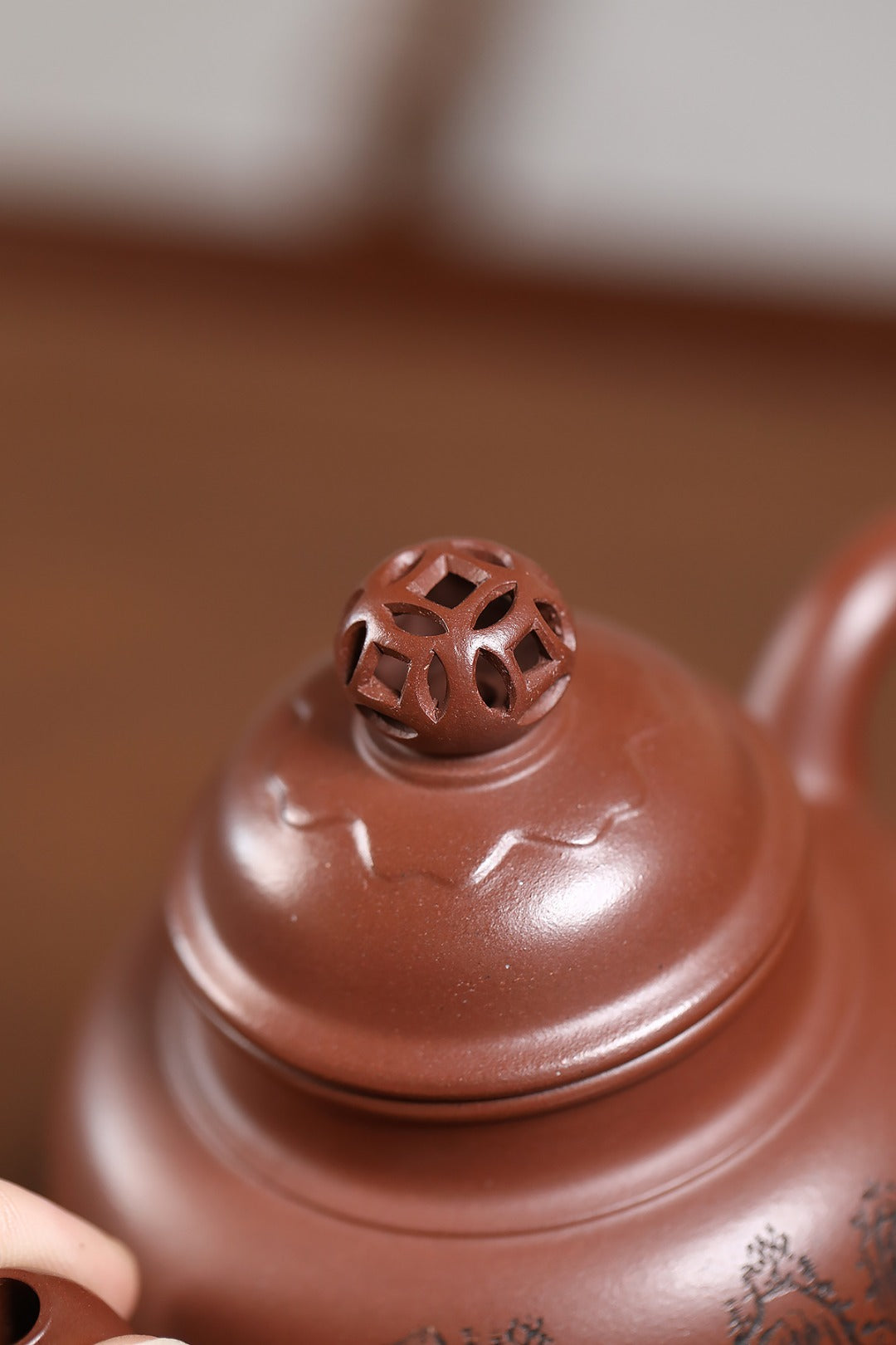 Da Zhi Hu      260cc   - Yixing Zisha Purple Clay Teapot