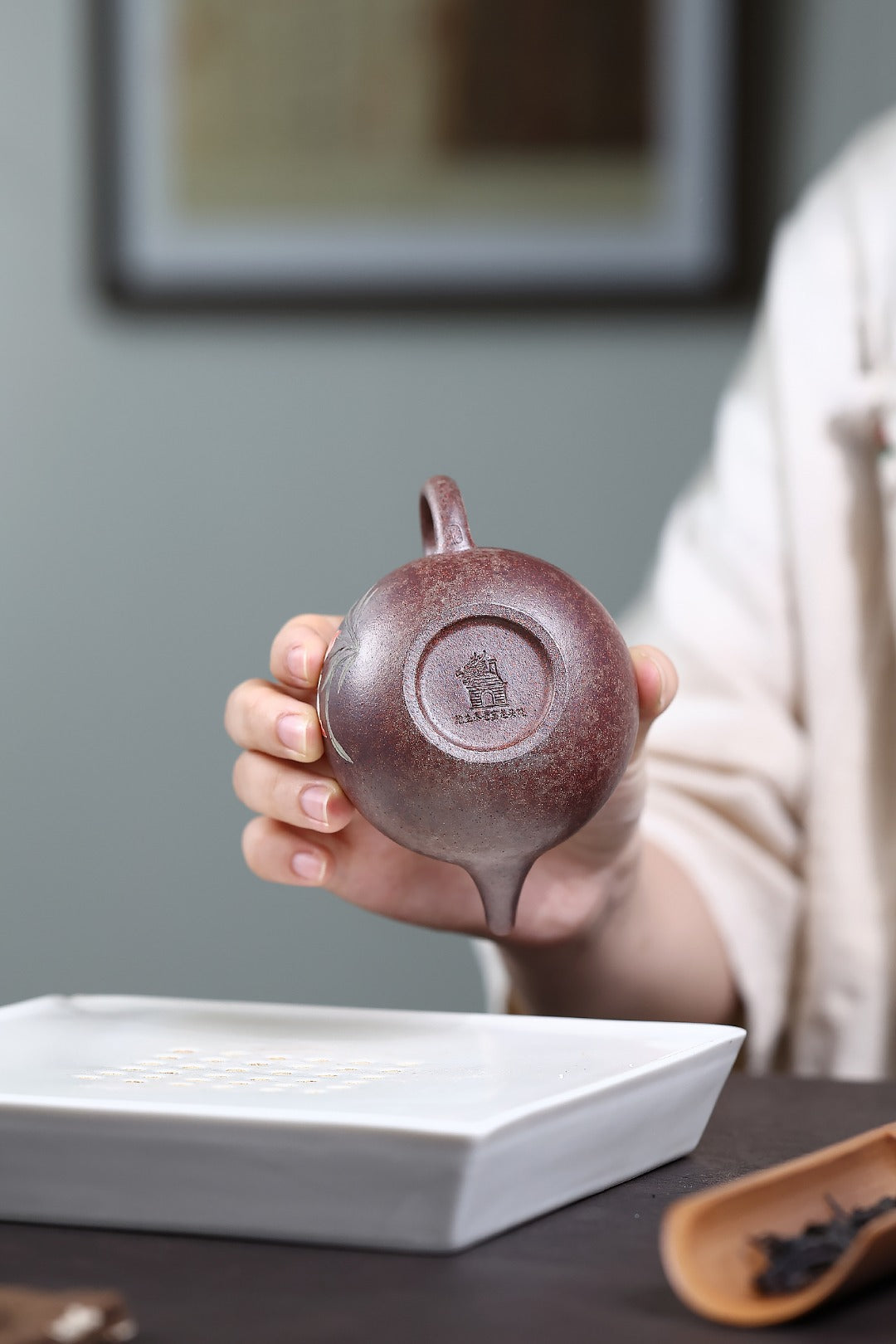 Qie Shui      170cc   - Yixing Zisha Purple Clay Teapot