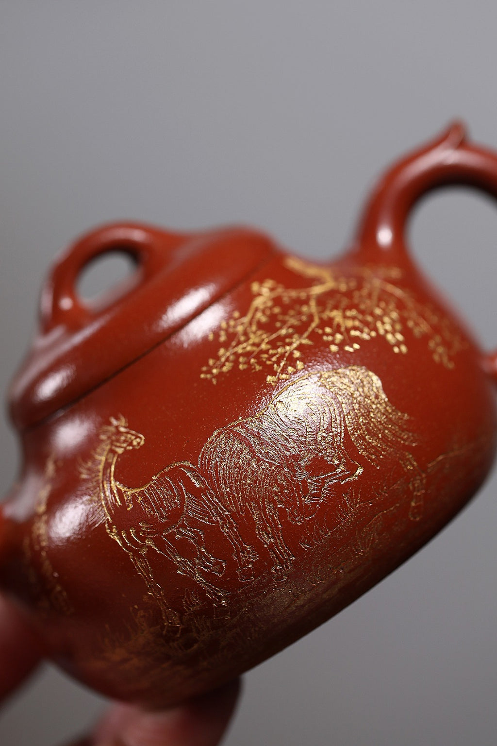 Guo Qiao Bian Fu     220cc   - Yixing Zisha Purple Clay Teapot