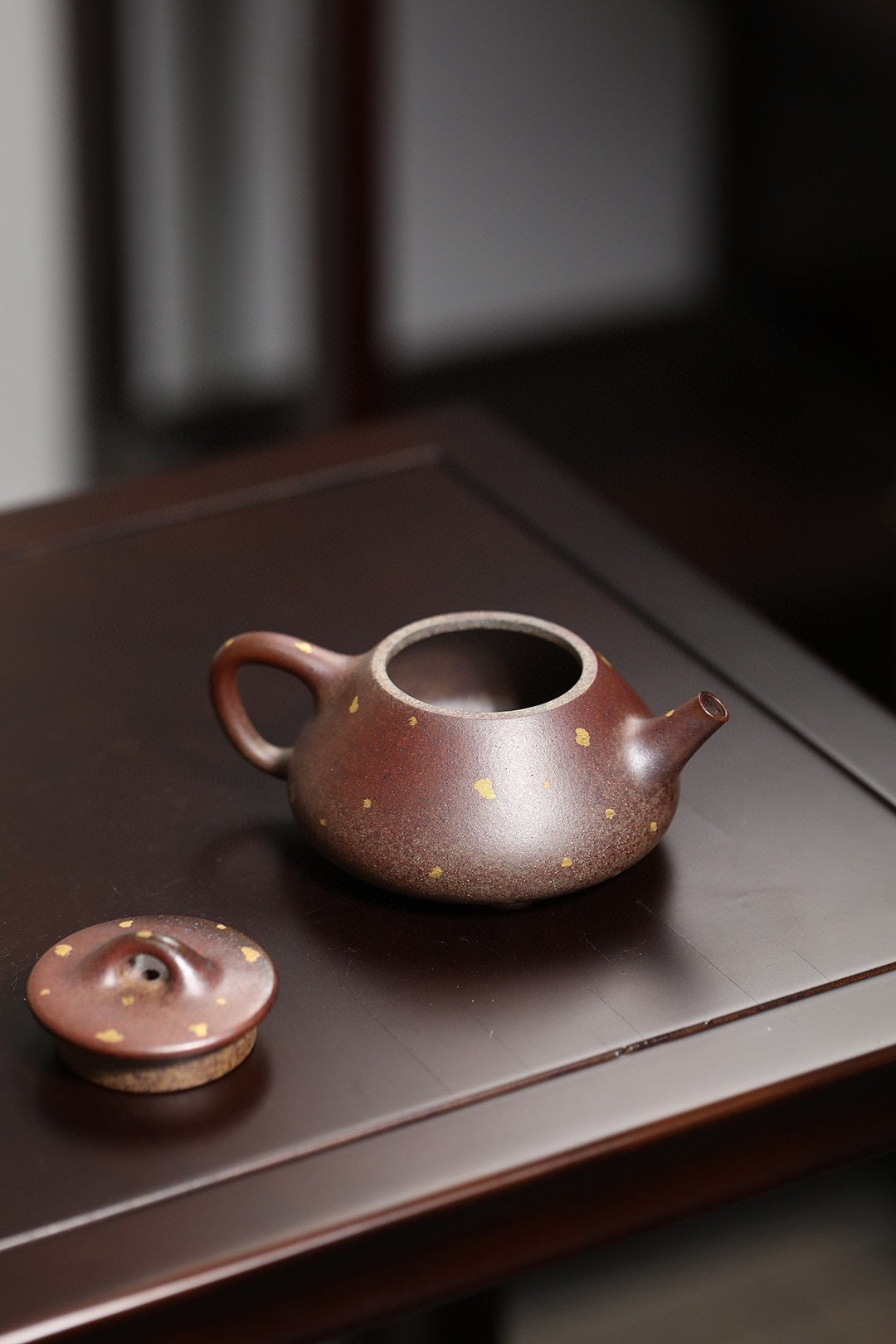 Ping Gai Shi Piao       170cc   - Yixing Zisha Purple Clay Teapot
